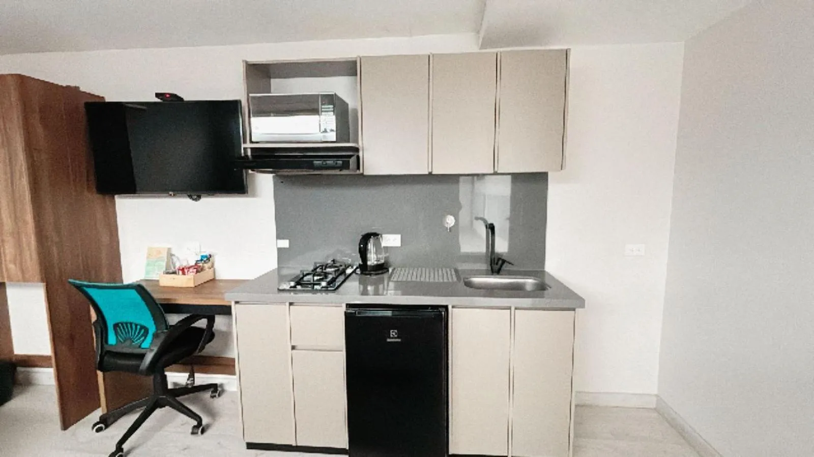 Communal lounge/ TV room in Hotel Boutique Laureles Medellin (HBL)