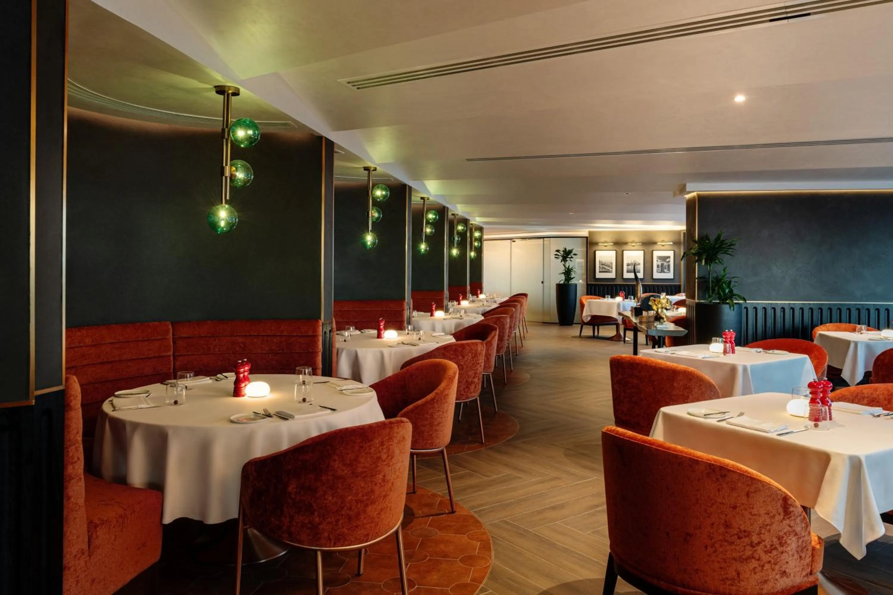 Restaurant/places to eat in Dubai Marriott Harbour Hotel And Suites