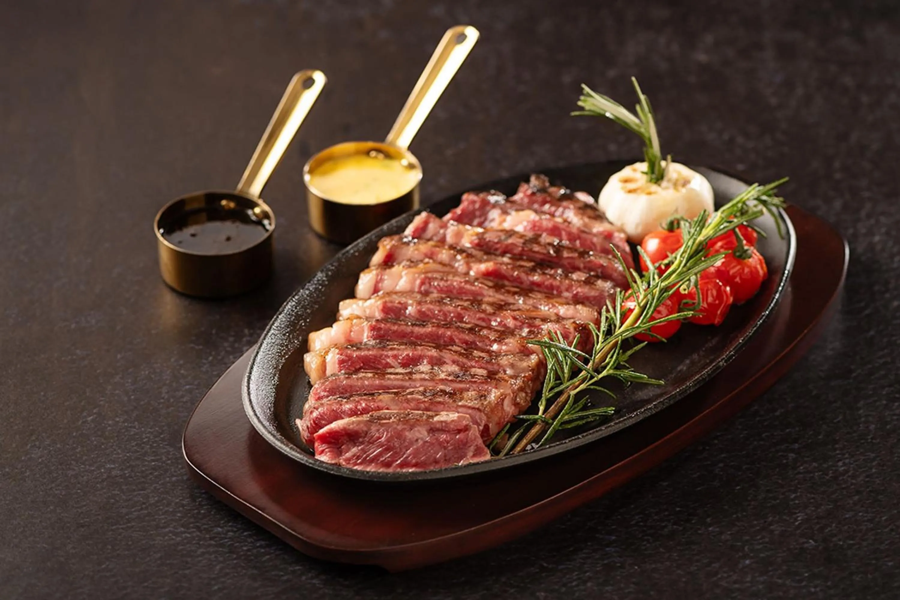 Restaurant/places to eat in Dubai Marriott Harbour Hotel And Suites