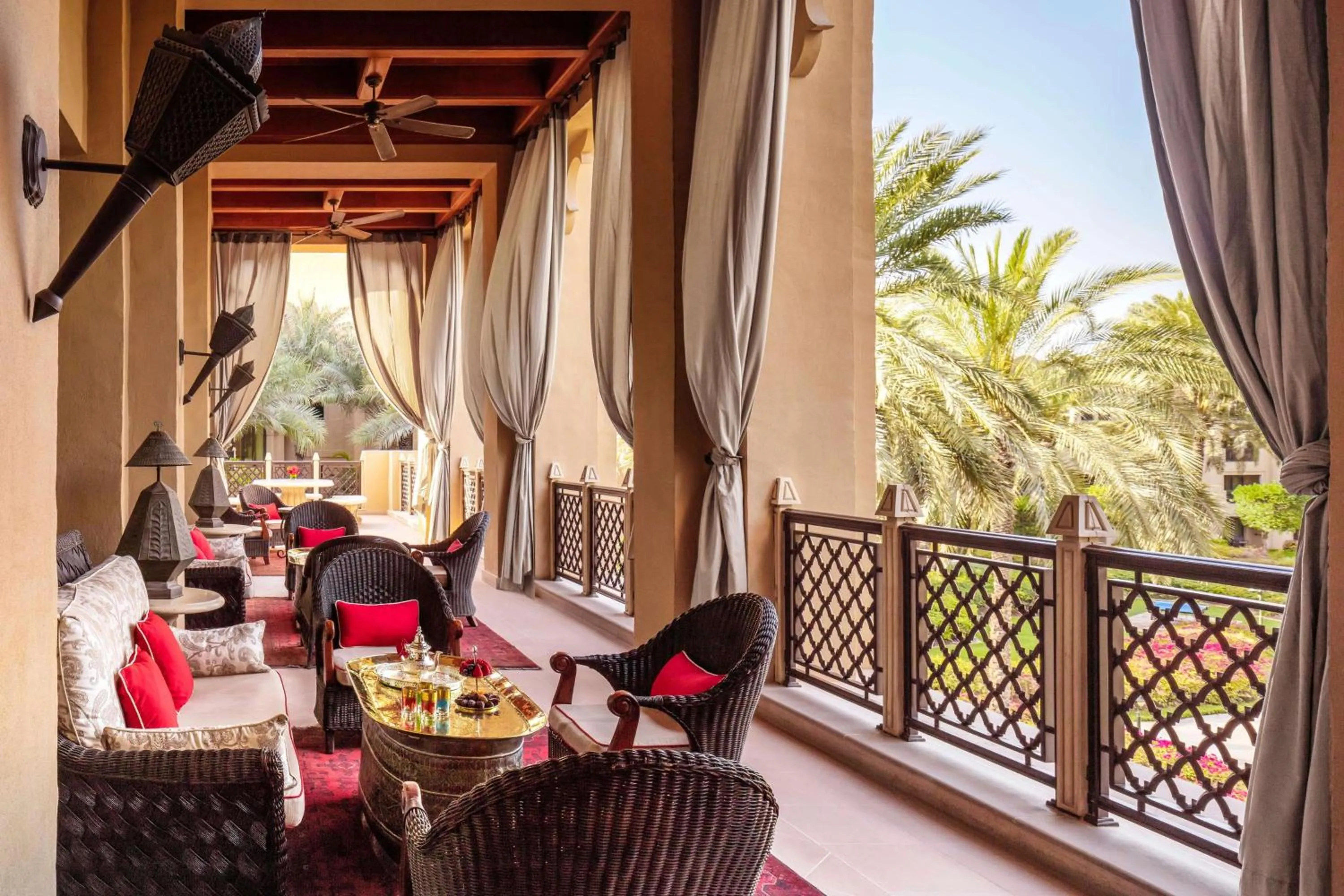 Lounge or bar in One&Only Royal Mirage Resort Dubai