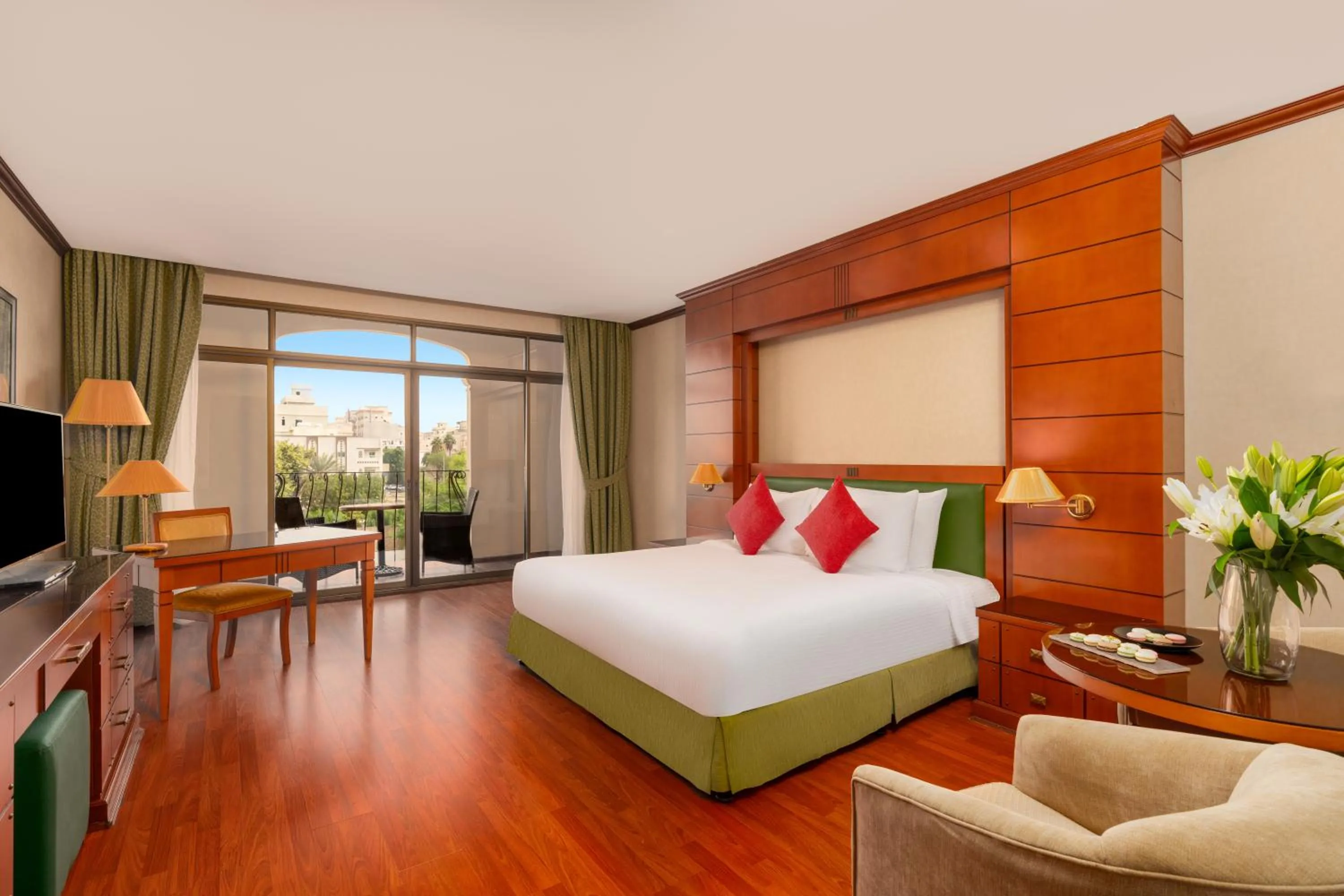 Balcony/Terrace, Bed in Mövenpick Hotel Jeddah