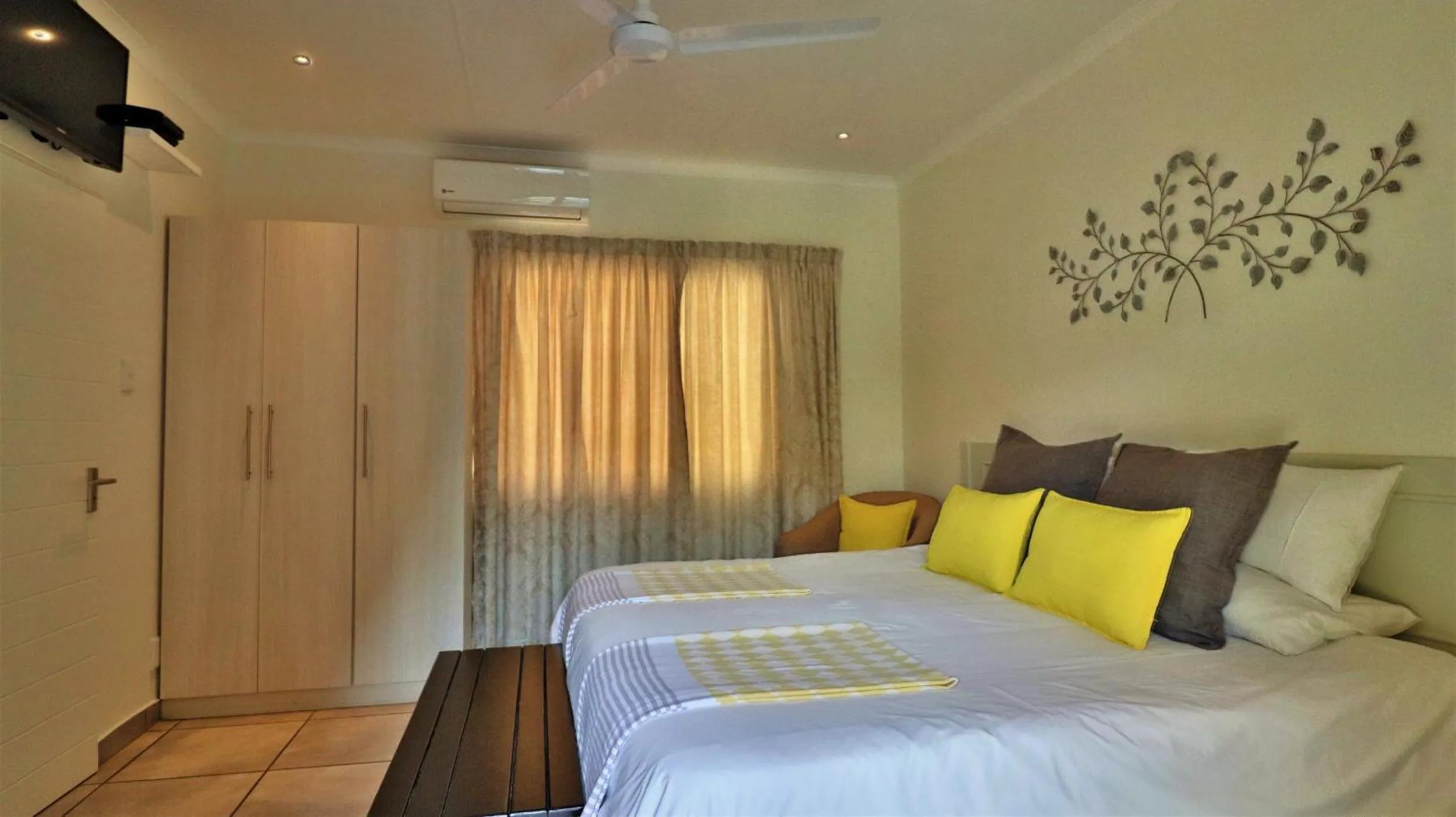 Comfort Triple Room with Shower in Guest House Mamma Mia