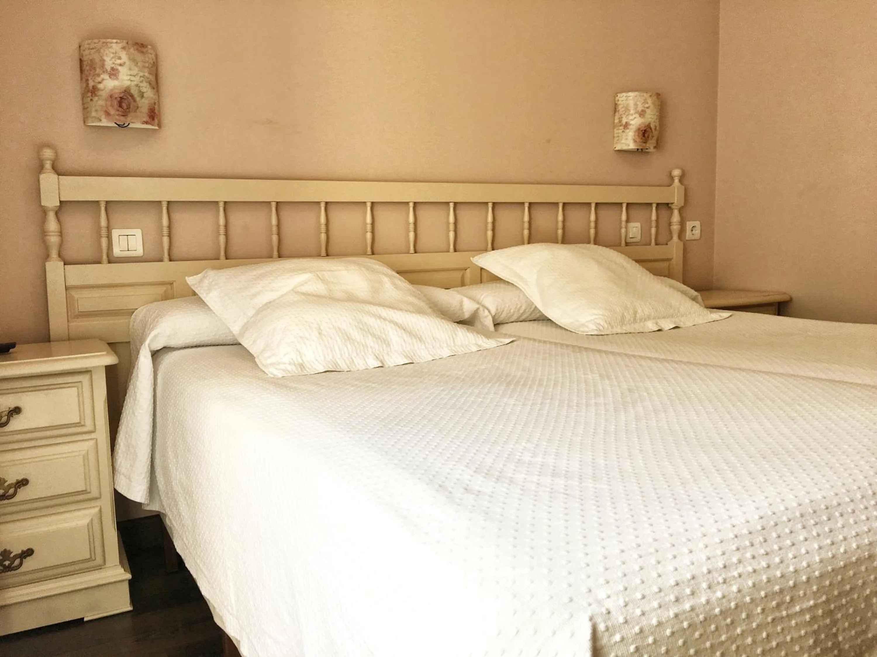 Bed in Hostal Restaurante Méndez