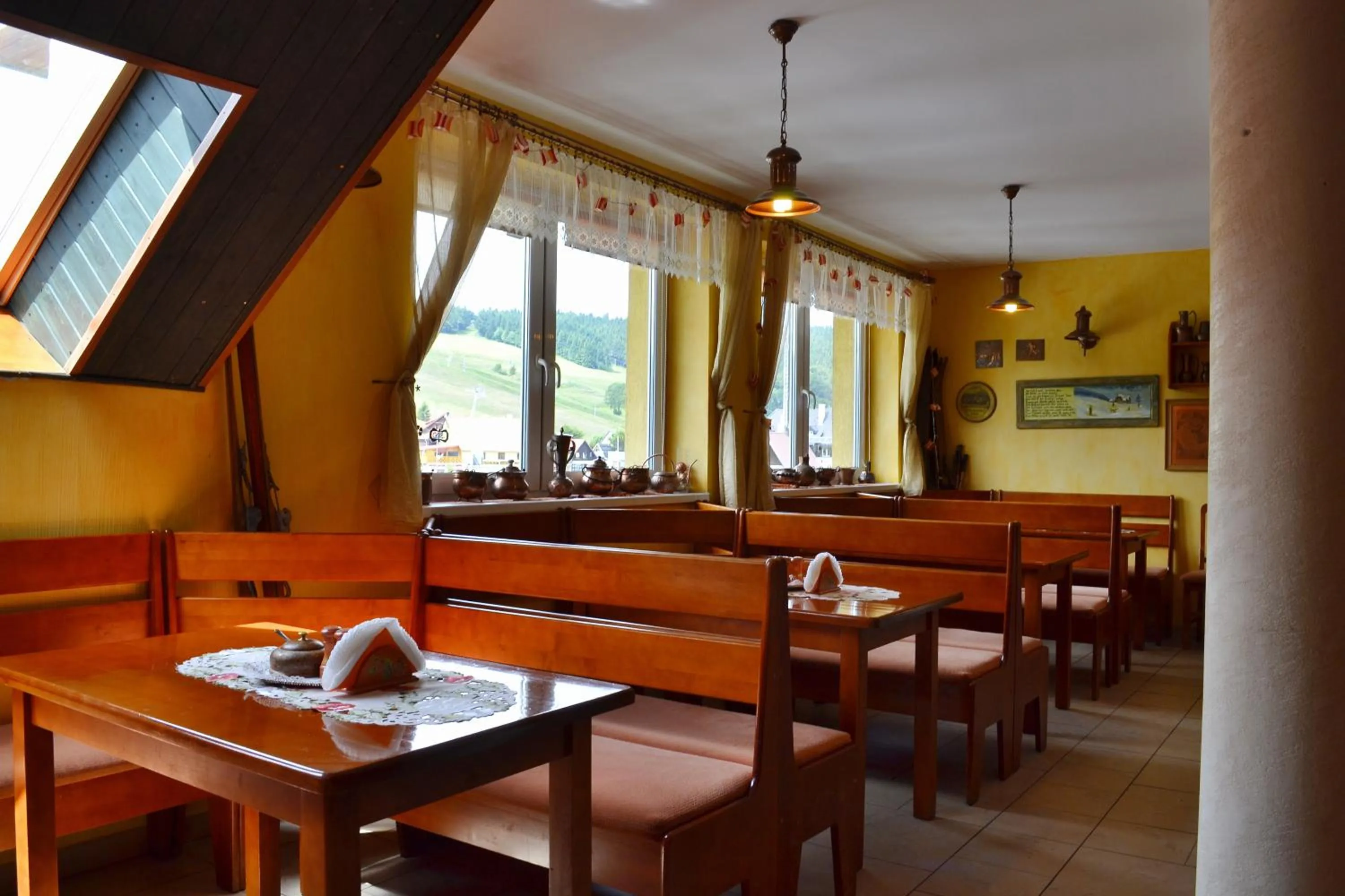 Restaurant/places to eat in Agal Zieleniec