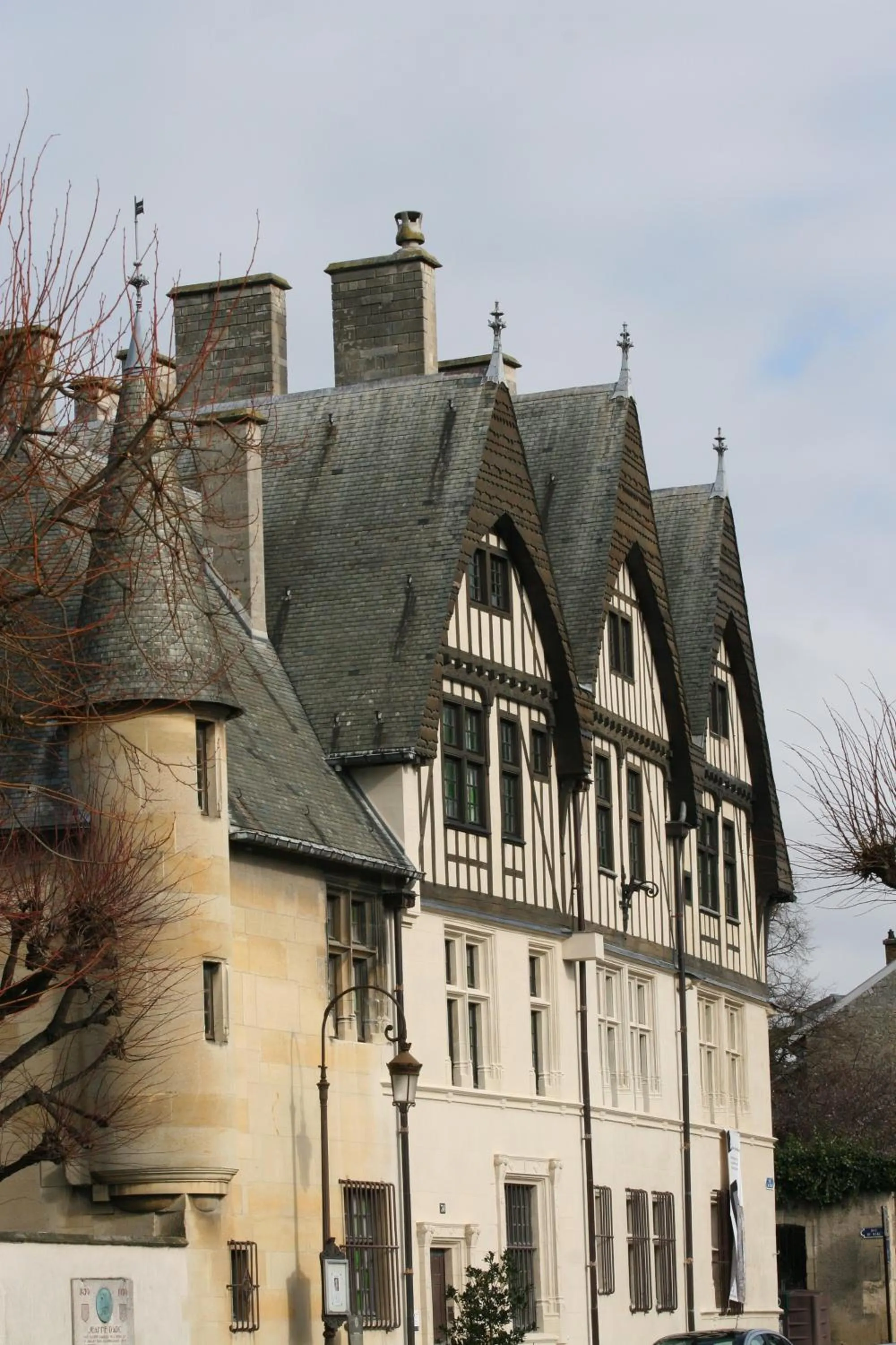 Nearby landmark in Les Suites Champenoises