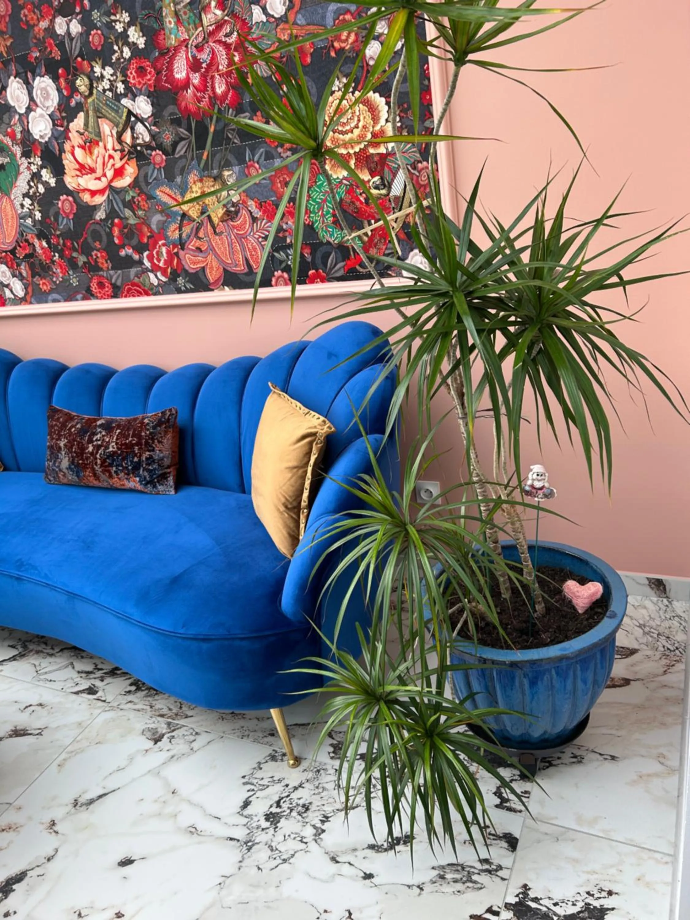 Restaurant/places to eat in Les Suites Champenoises