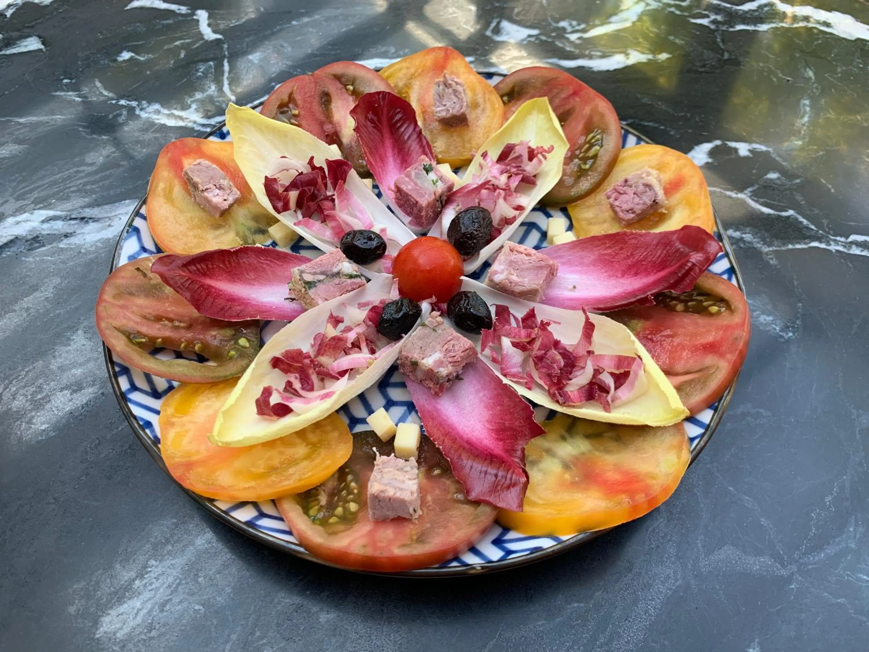 Restaurant/places to eat in Les Suites Champenoises