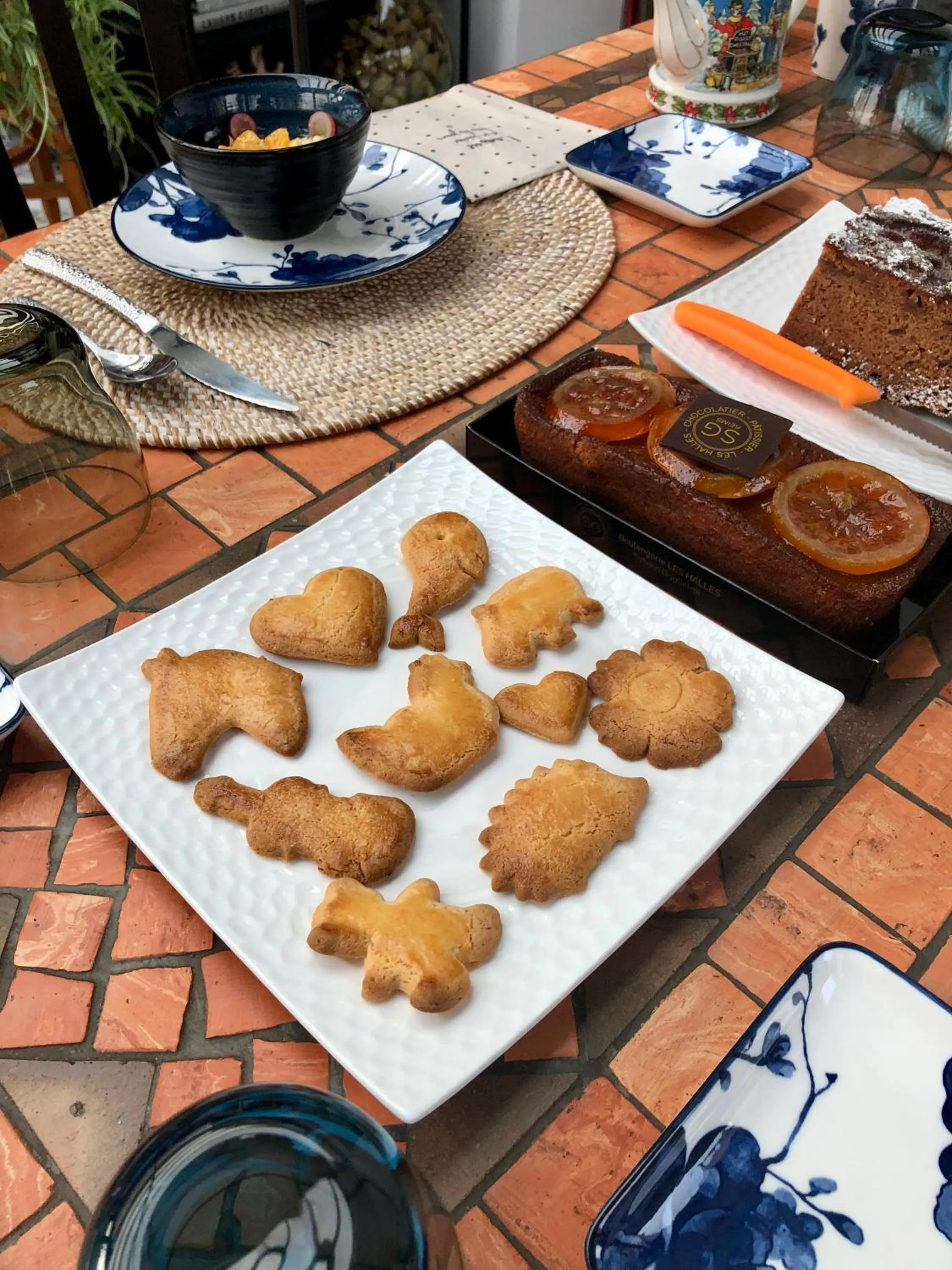 Restaurant/places to eat in Les Suites Champenoises