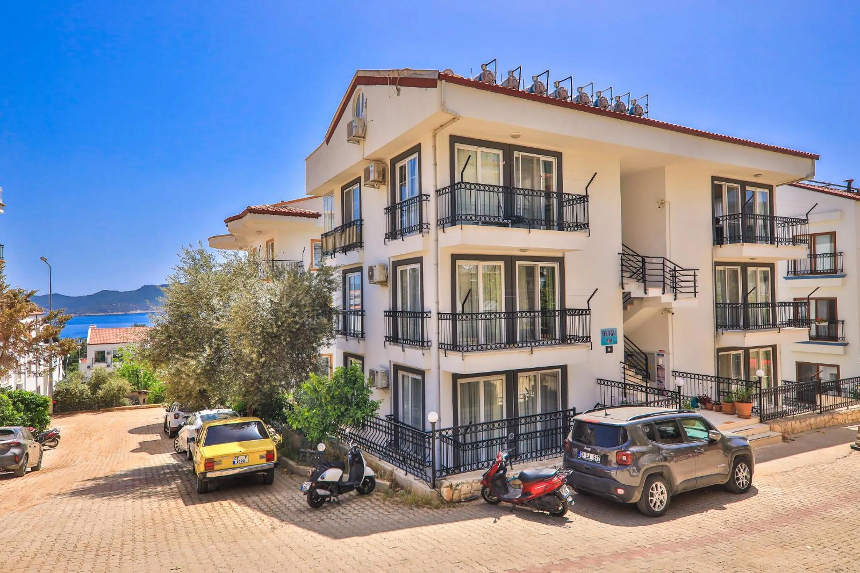 Property building in Duygu Apart