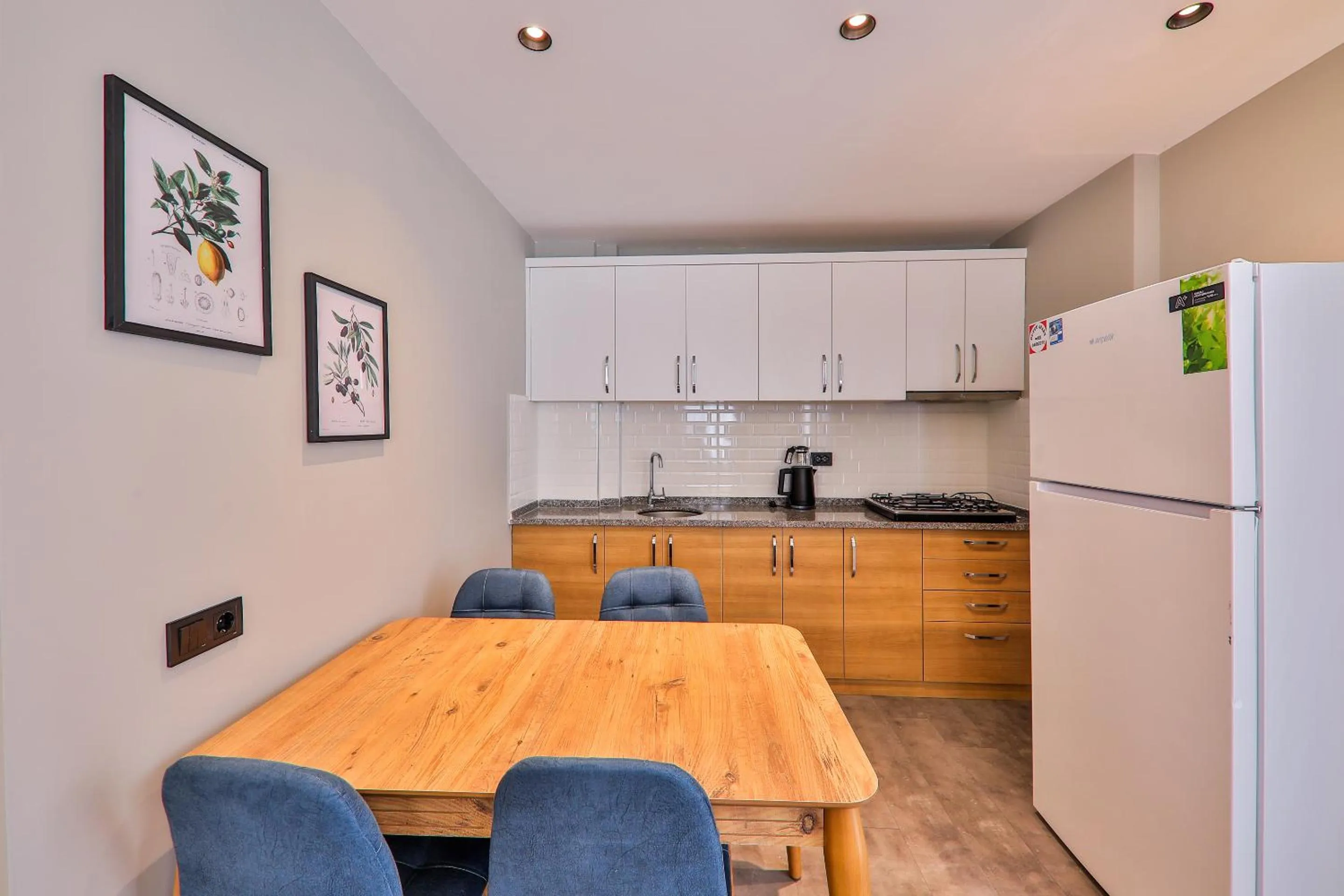 Dining area in Duygu Apart