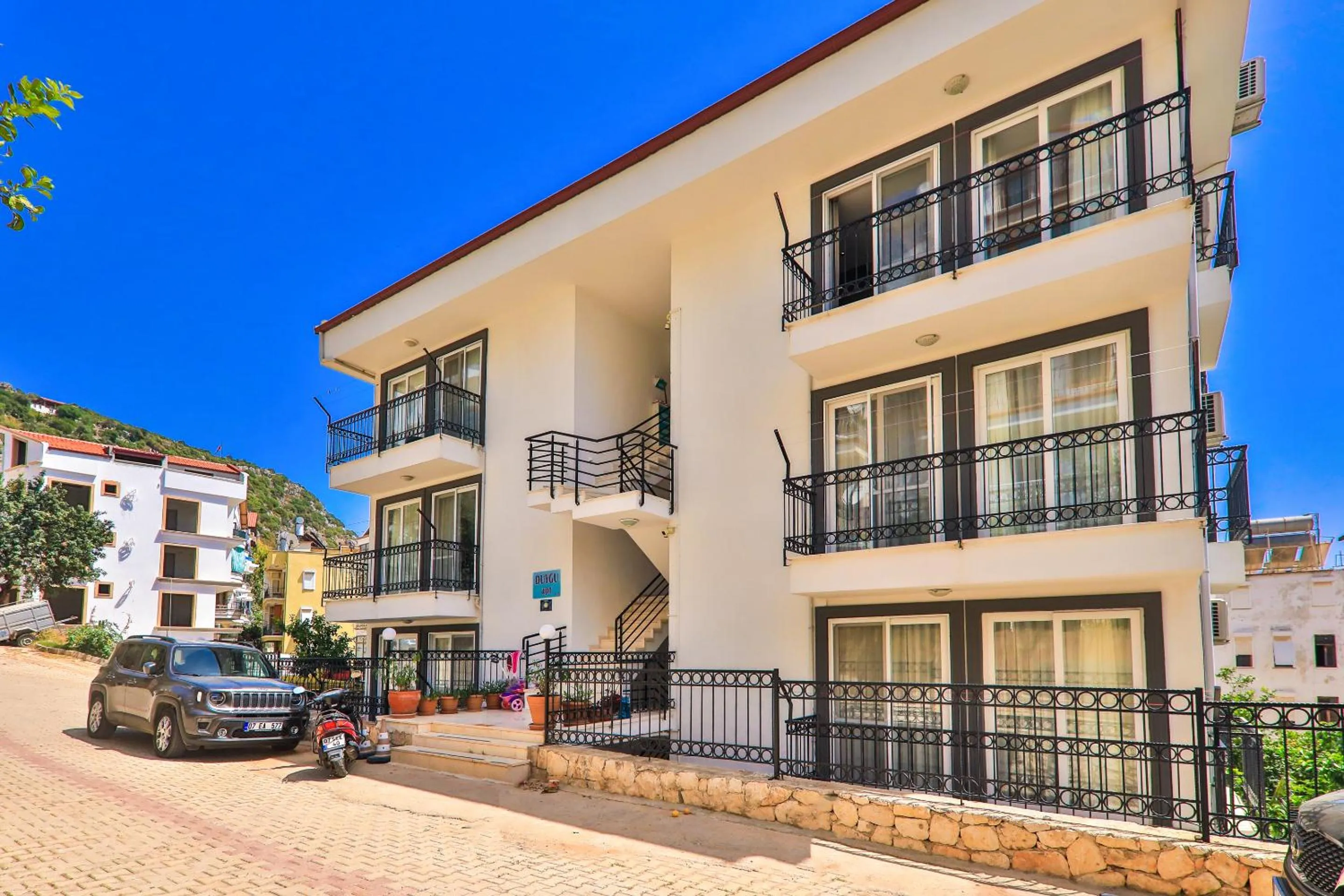Property building in Duygu Apart