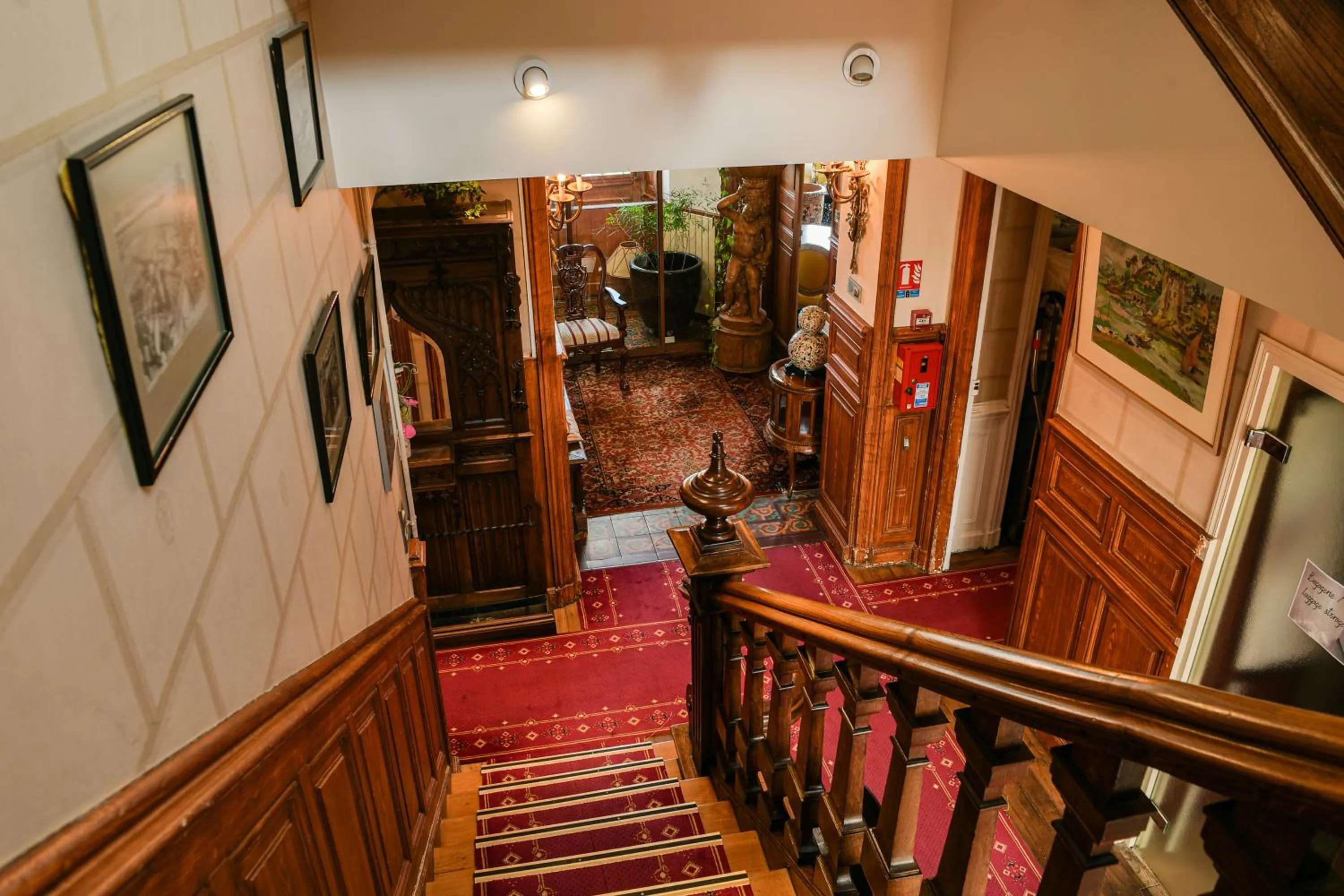 Property building in Hotel K'Loys