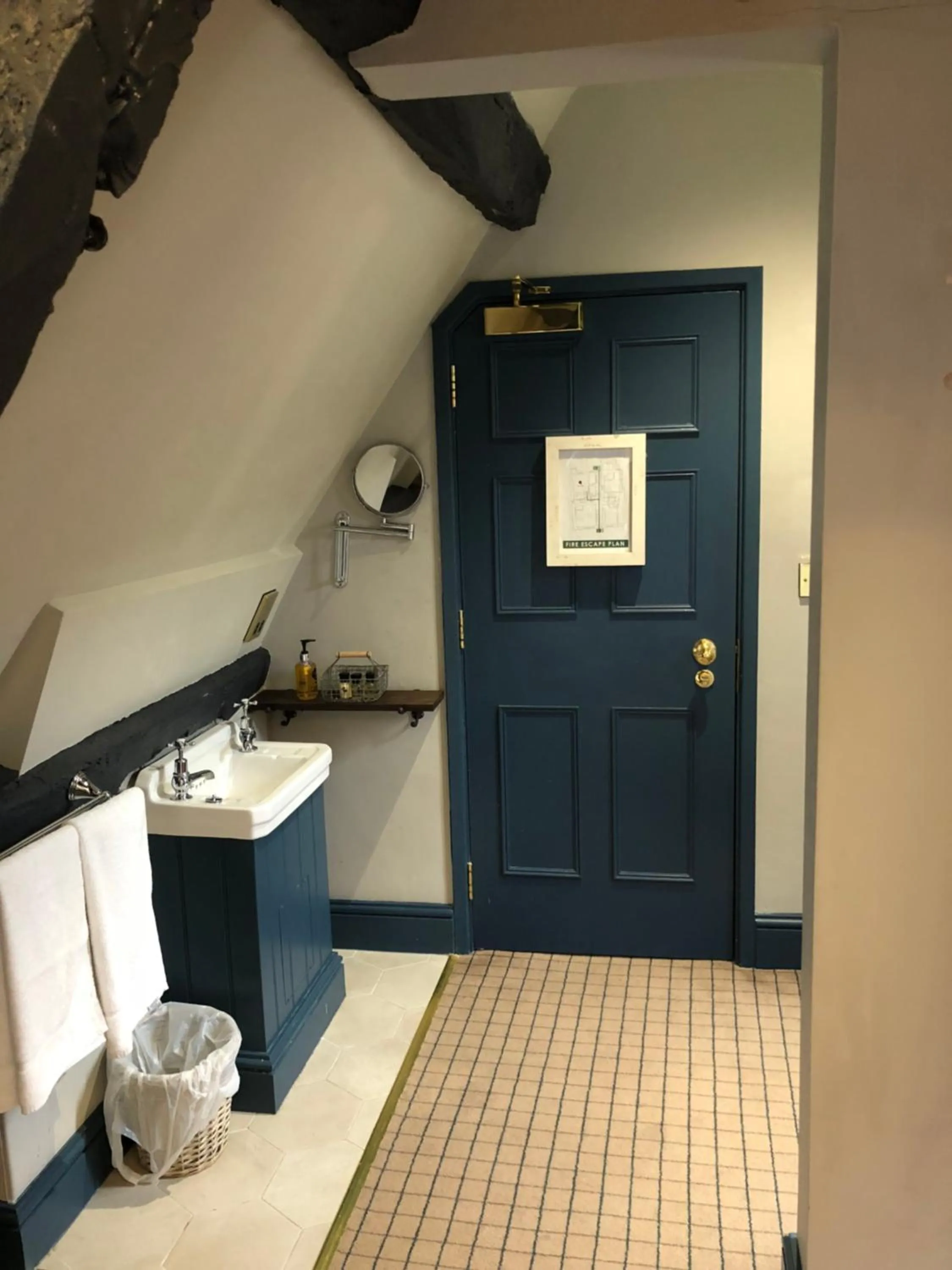 Facade/entrance in The Stag at Stow