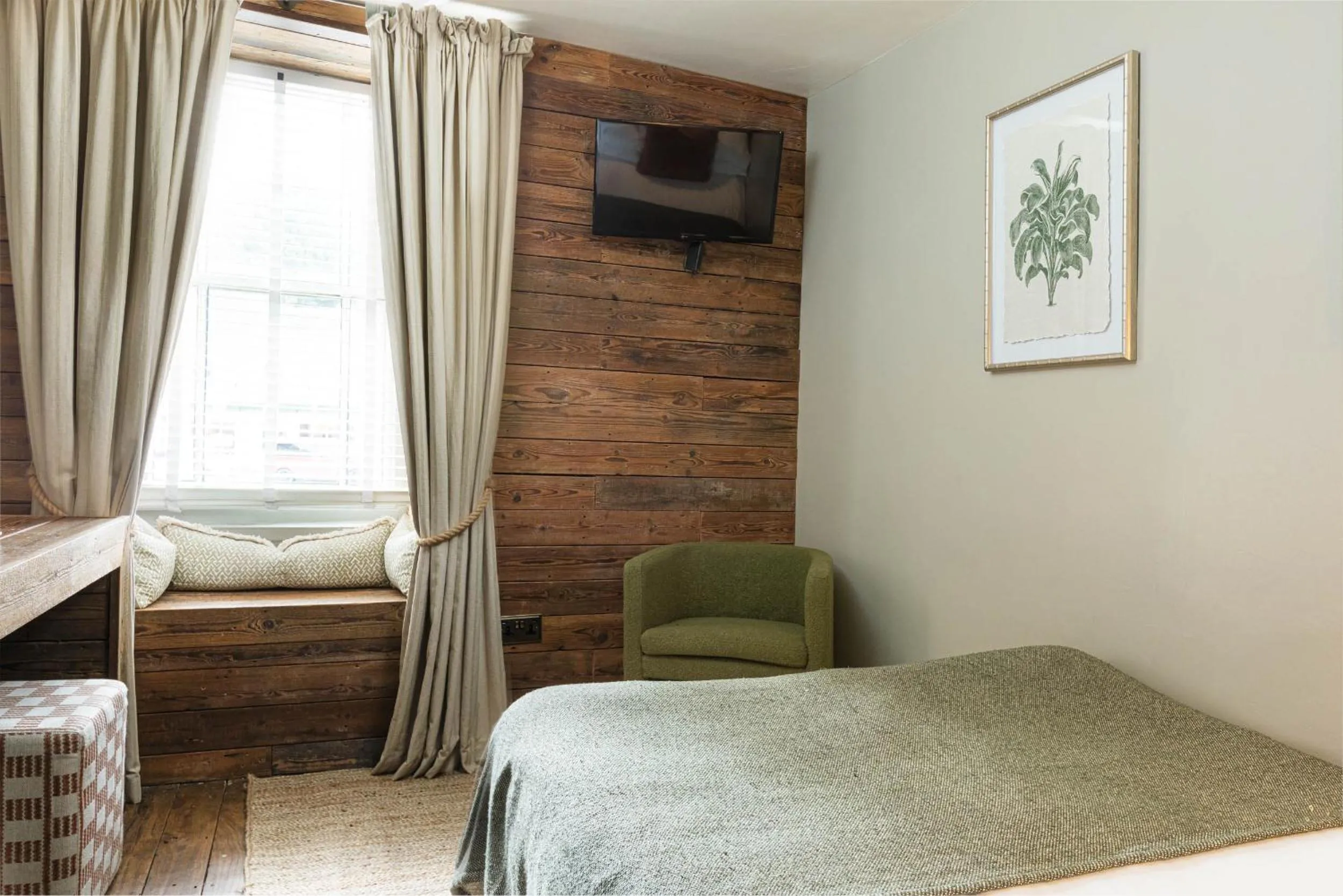 Bed in The Stag at Stow