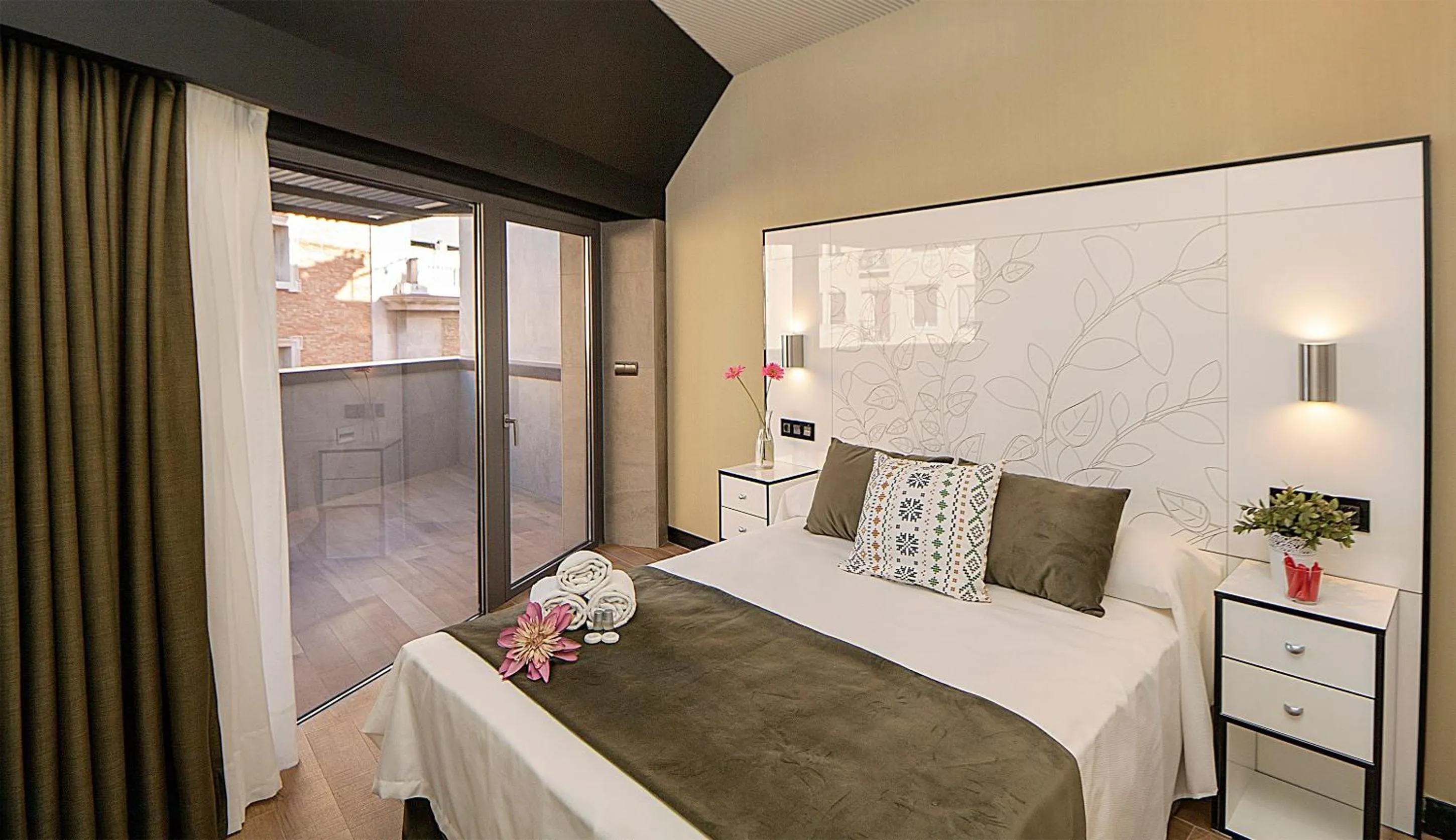 Photo of the whole room, Bed in Apartamentos Suites Oficentro Deluxe