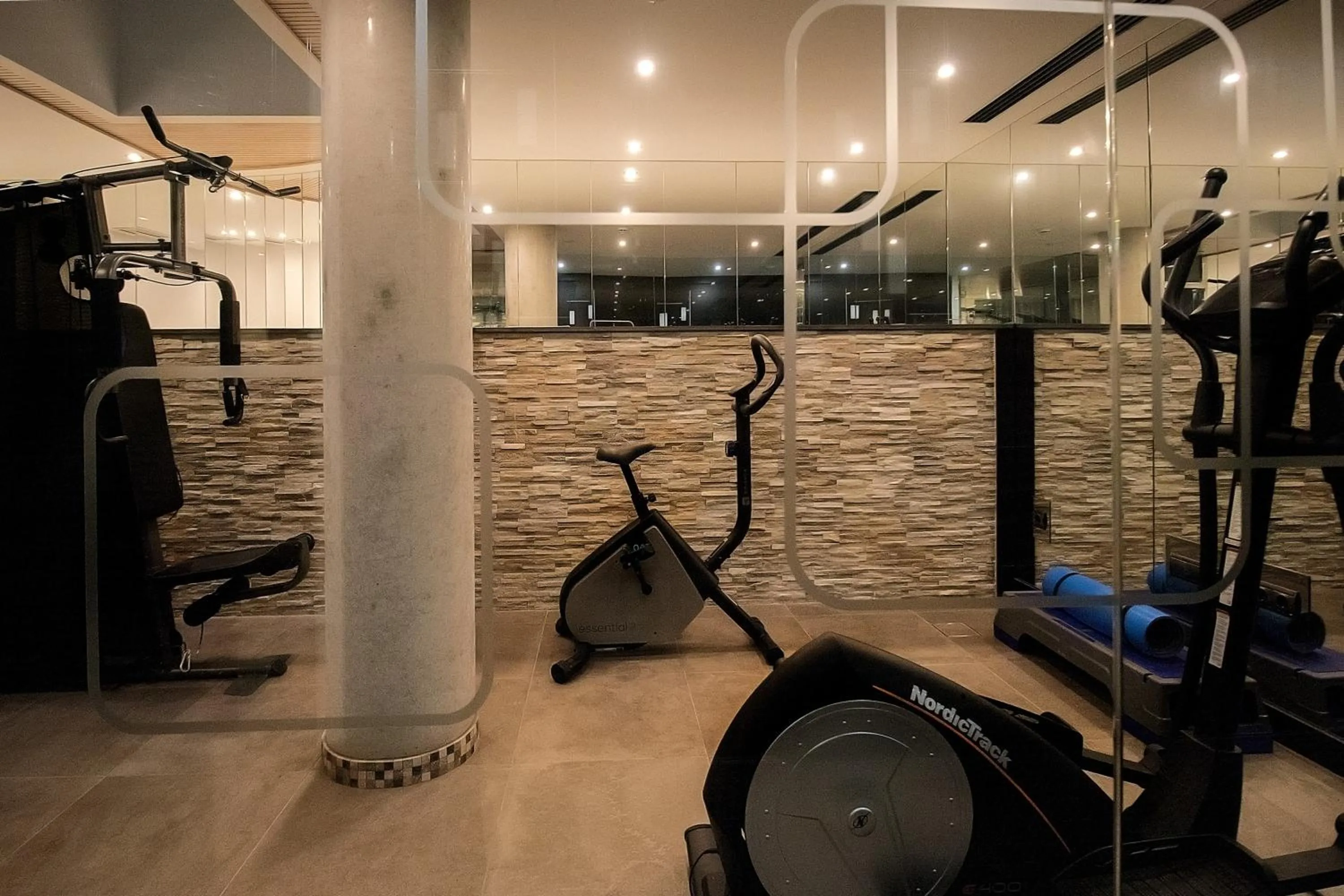Fitness centre/facilities in Apartamentos Suites Oficentro Deluxe