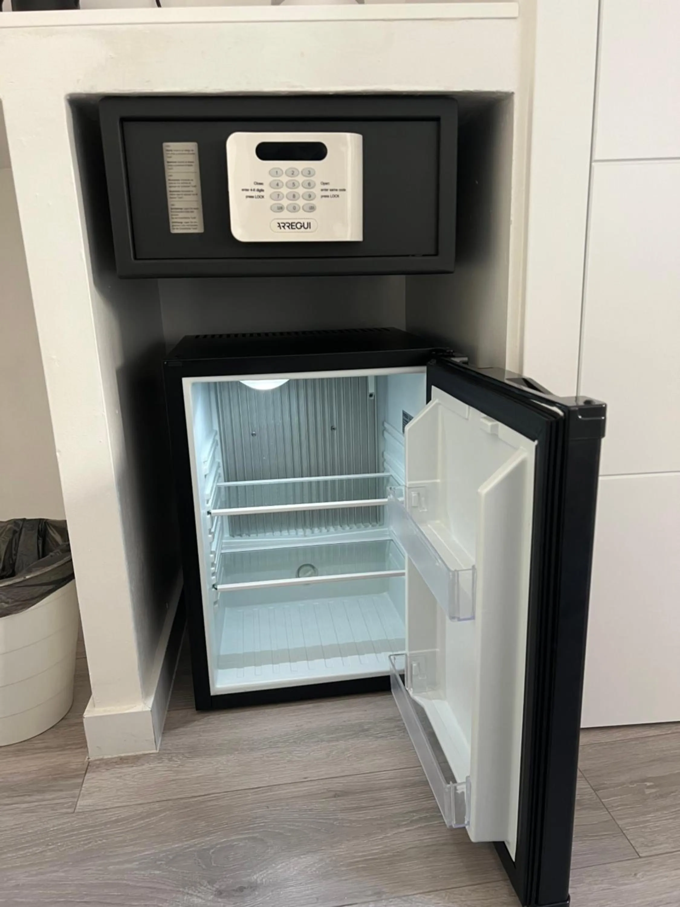 oven in Hostal Galaico