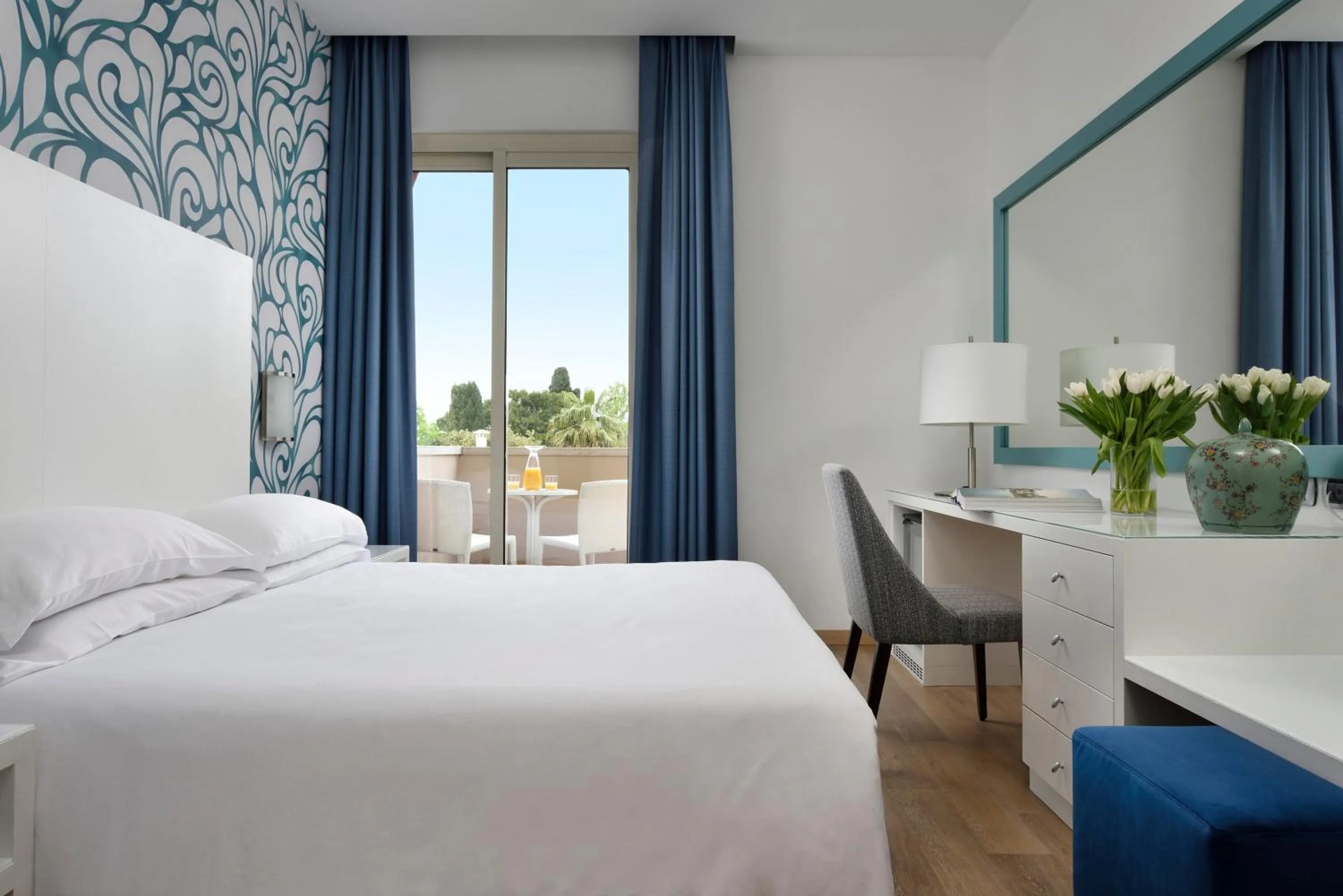 Photo of the whole room, Bed in Hotel Continental Wellness & Spa