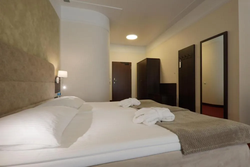 Photo of the whole room, Bed in Papuga Park Hotel Wellness Marrakesz & SPA