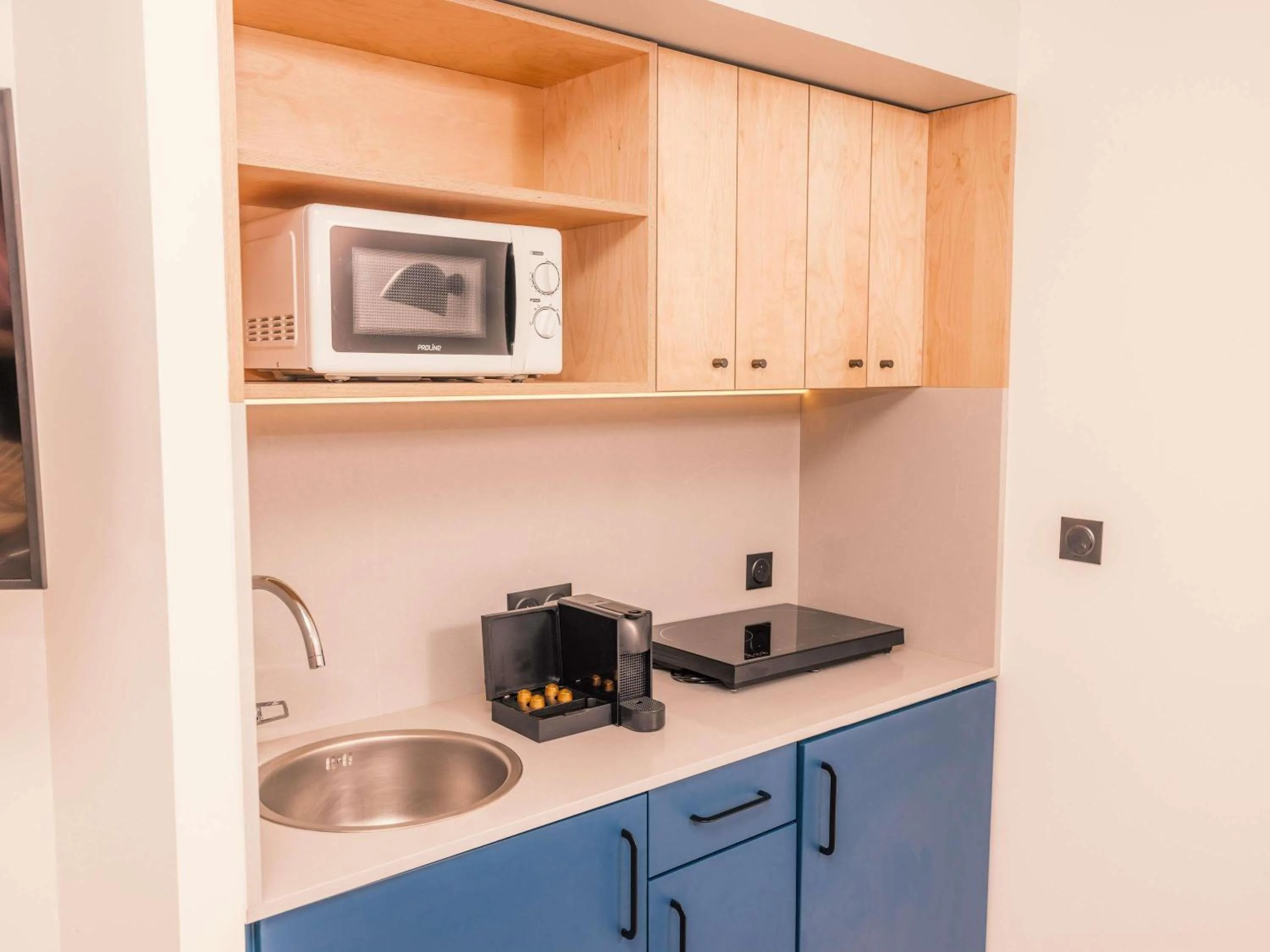 Bedroom in ibis Styles Deauville Villers Plage