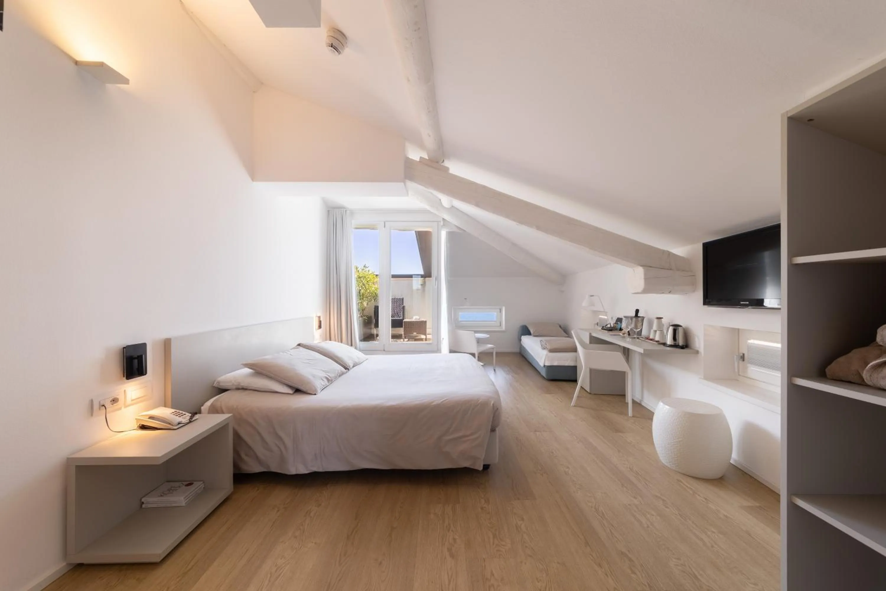 Bed in Hotel Lago Di Garda