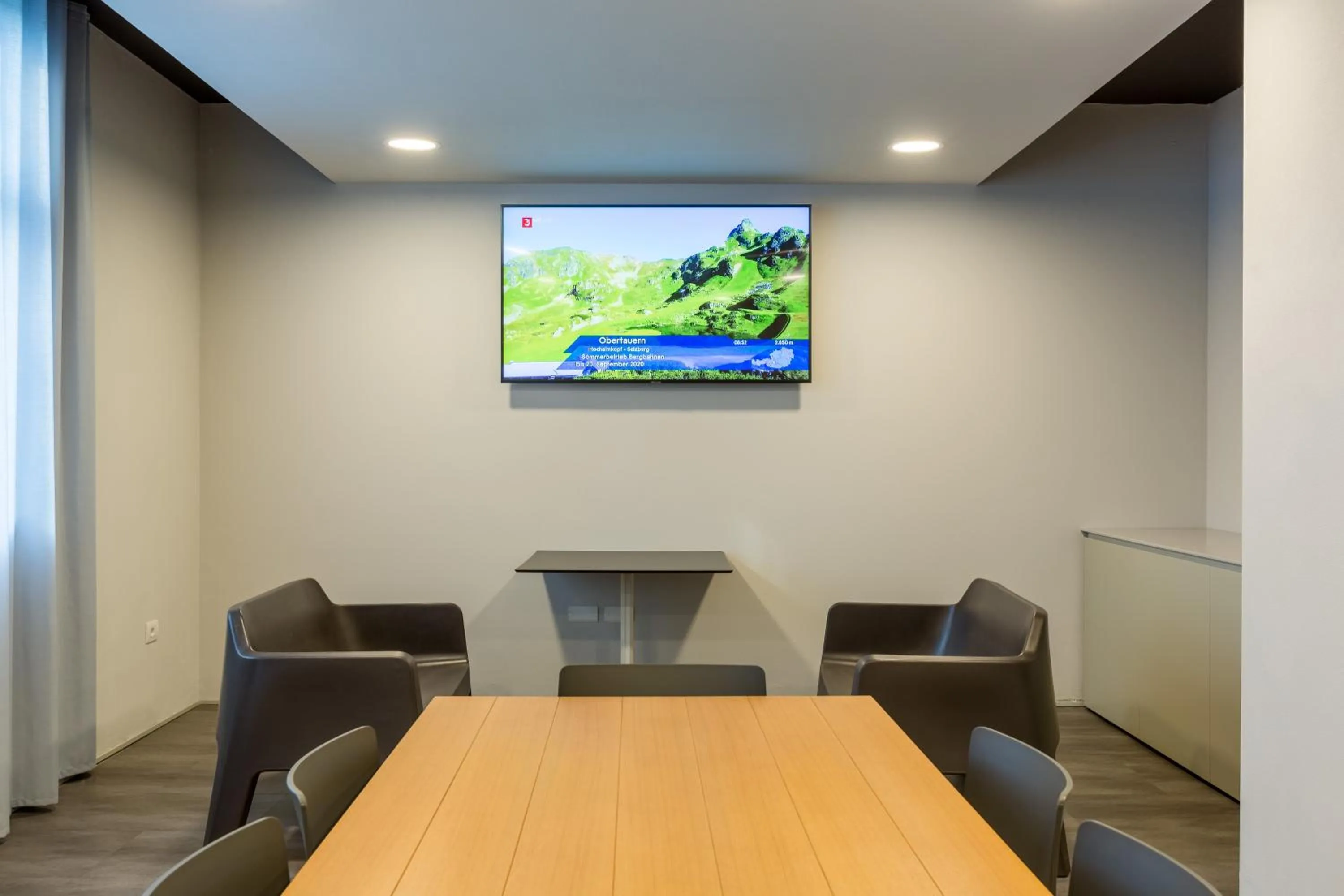 Communal lounge/ TV room in GoTì Hotel