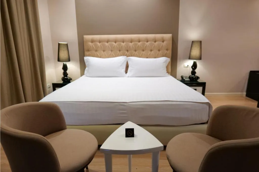 Photo of the whole room, Bed in Hotel Luxury