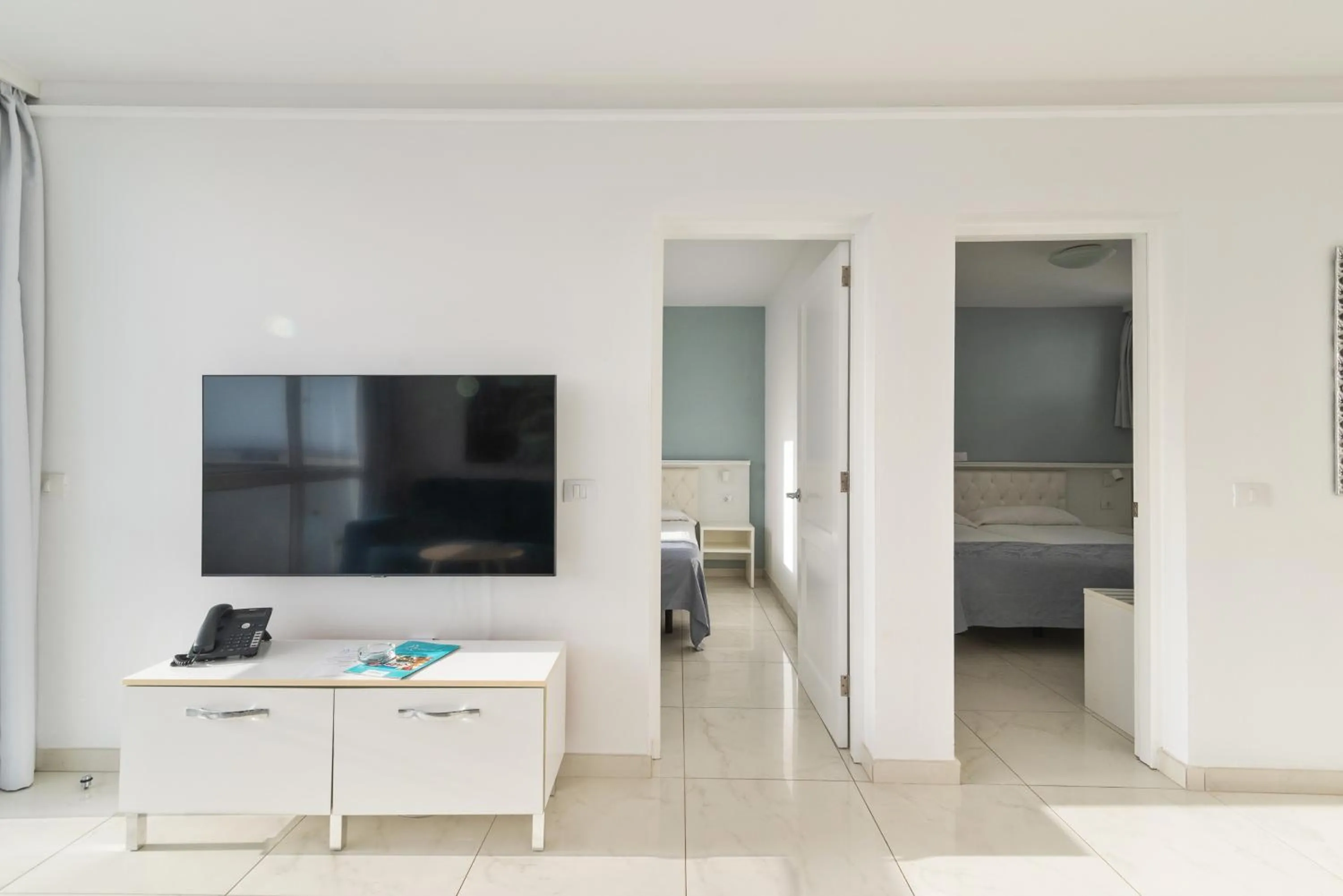 TV and multimedia in Mariposa Del Sol