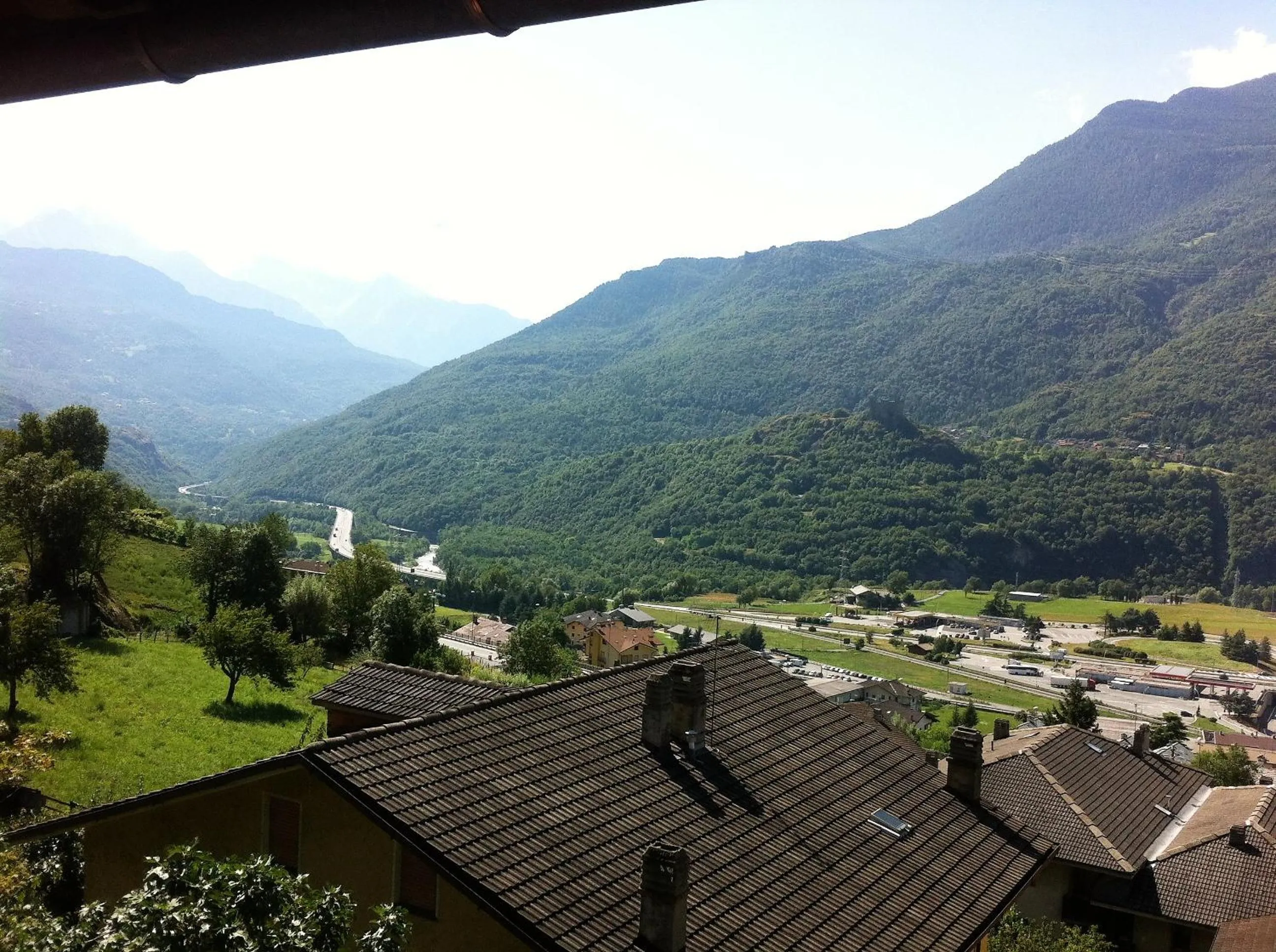 Mountain view in Le Lierre