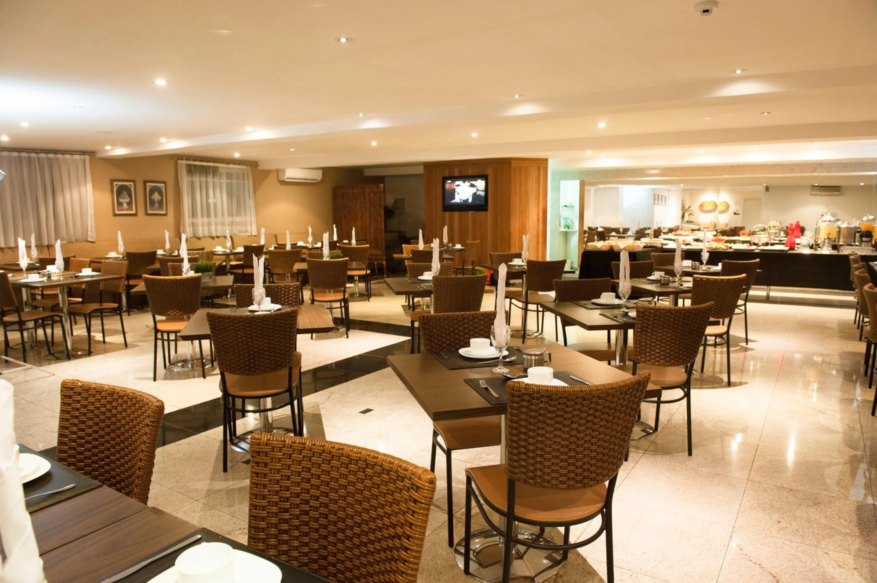 Restaurant/places to eat in Planalto Bittar Hotel e Eventos