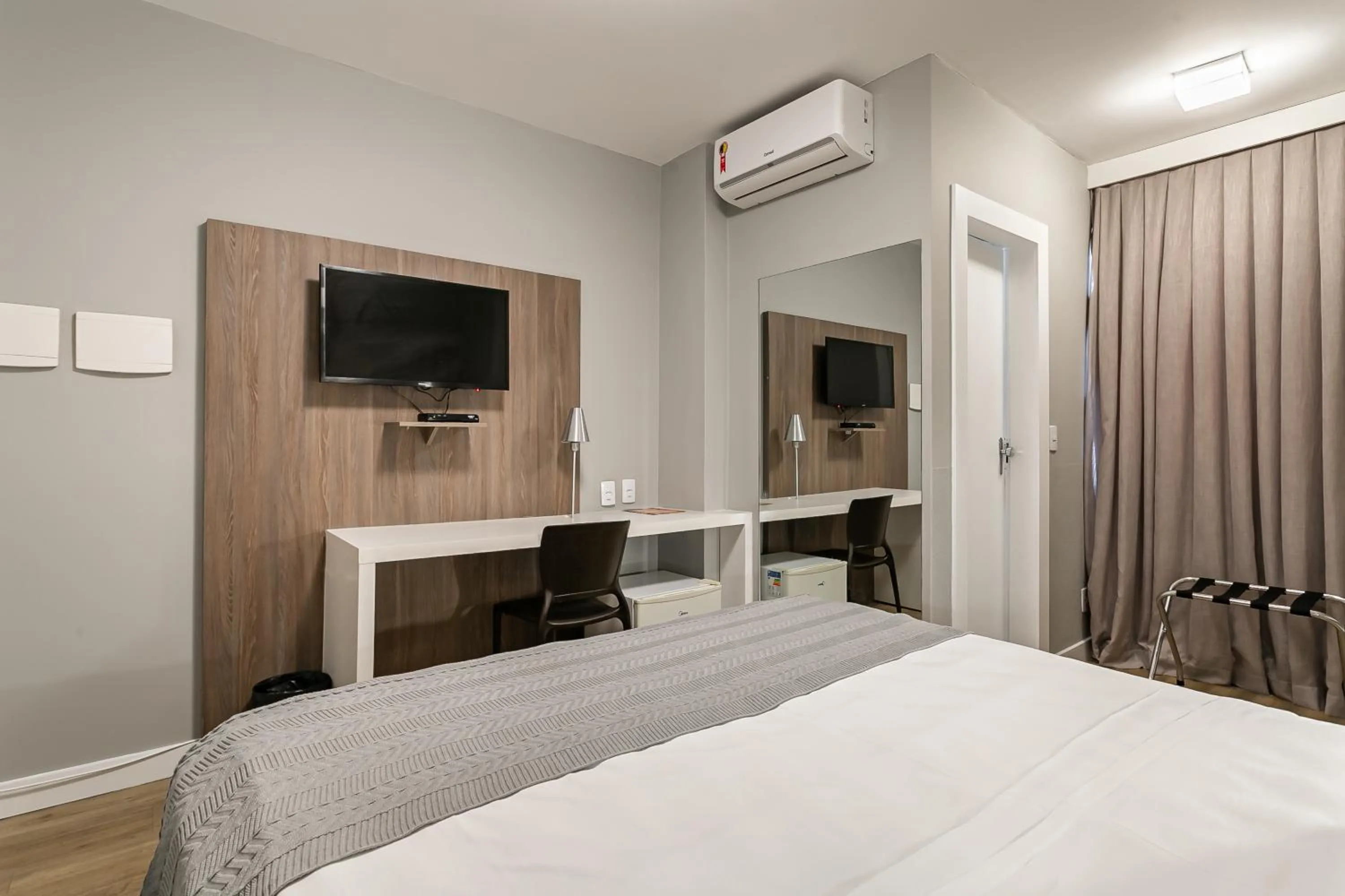 TV and multimedia, Bed in Valerim Florianópolis