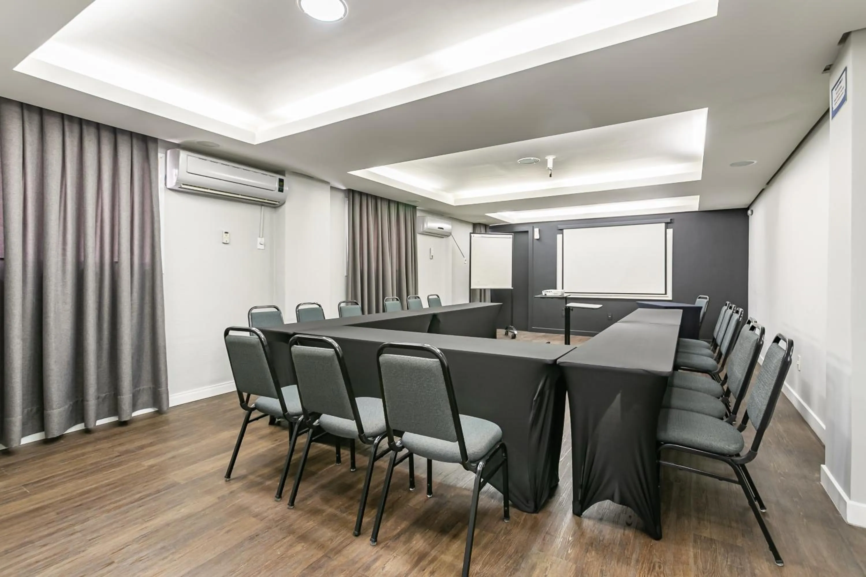 Meeting/conference room in Valerim Florianópolis