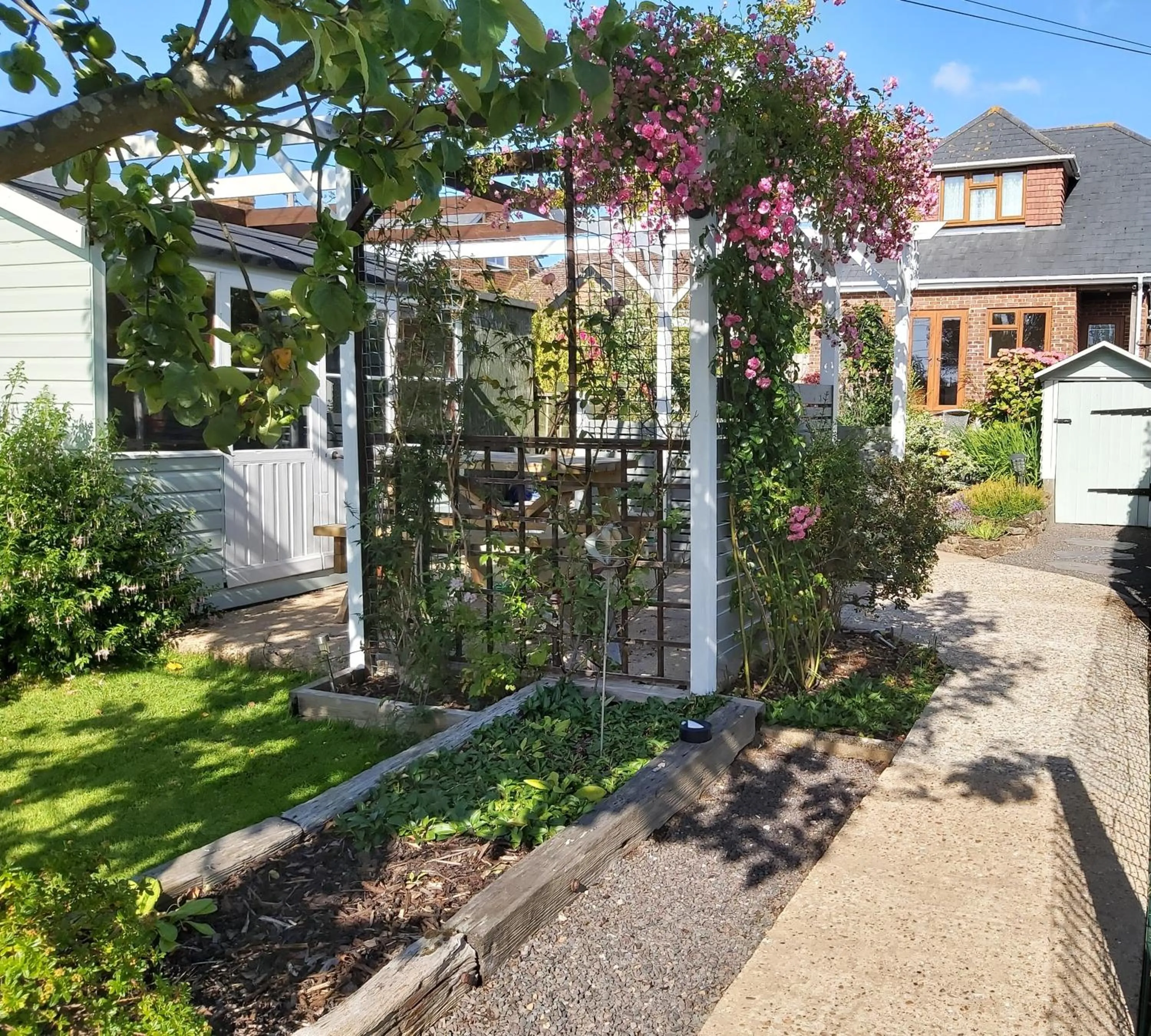 Facade/entrance in The Gem