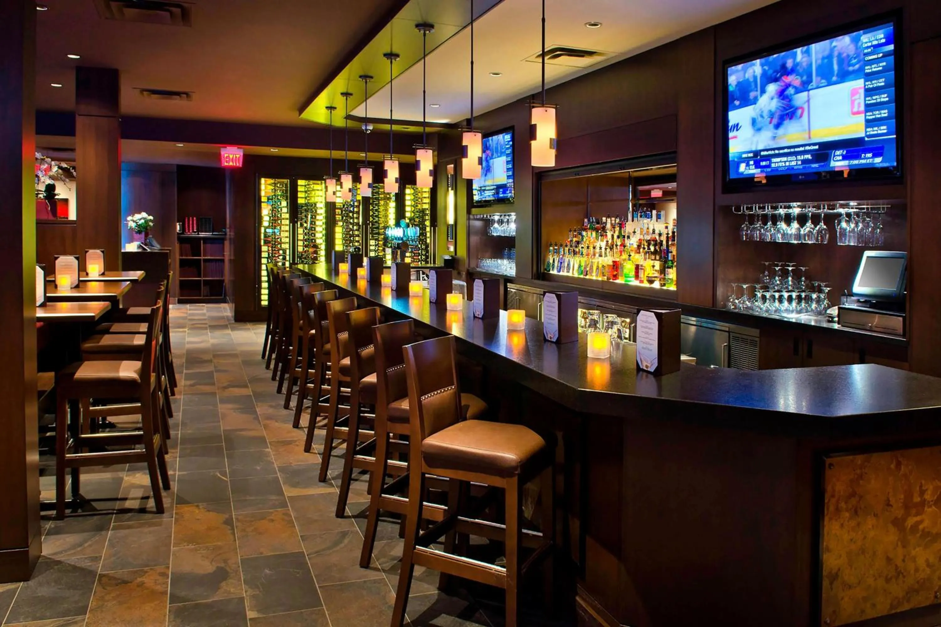 Lounge or bar in Courtyard by Marriott Niagara Falls