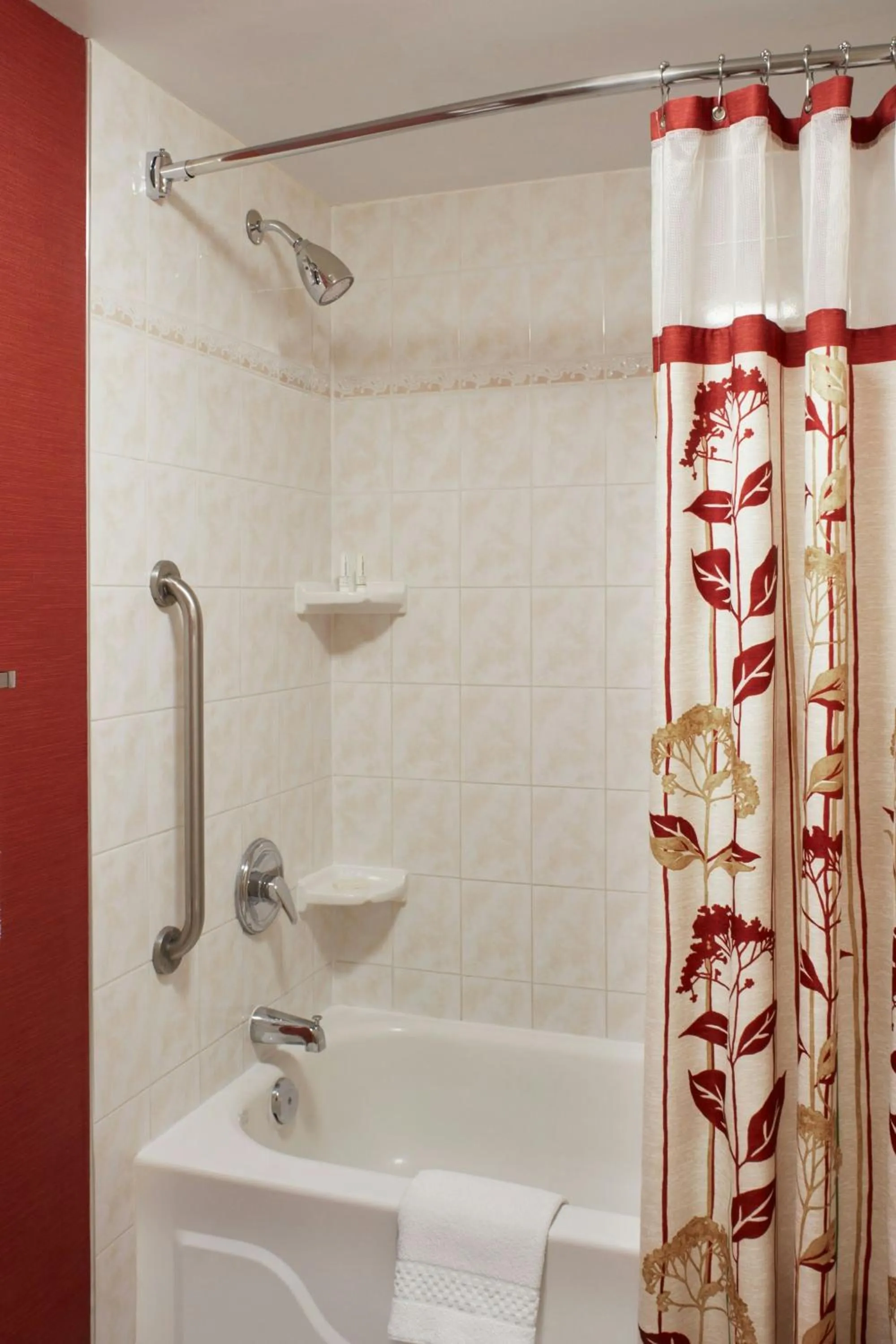 Bathroom in Courtyard by Marriott Niagara Falls