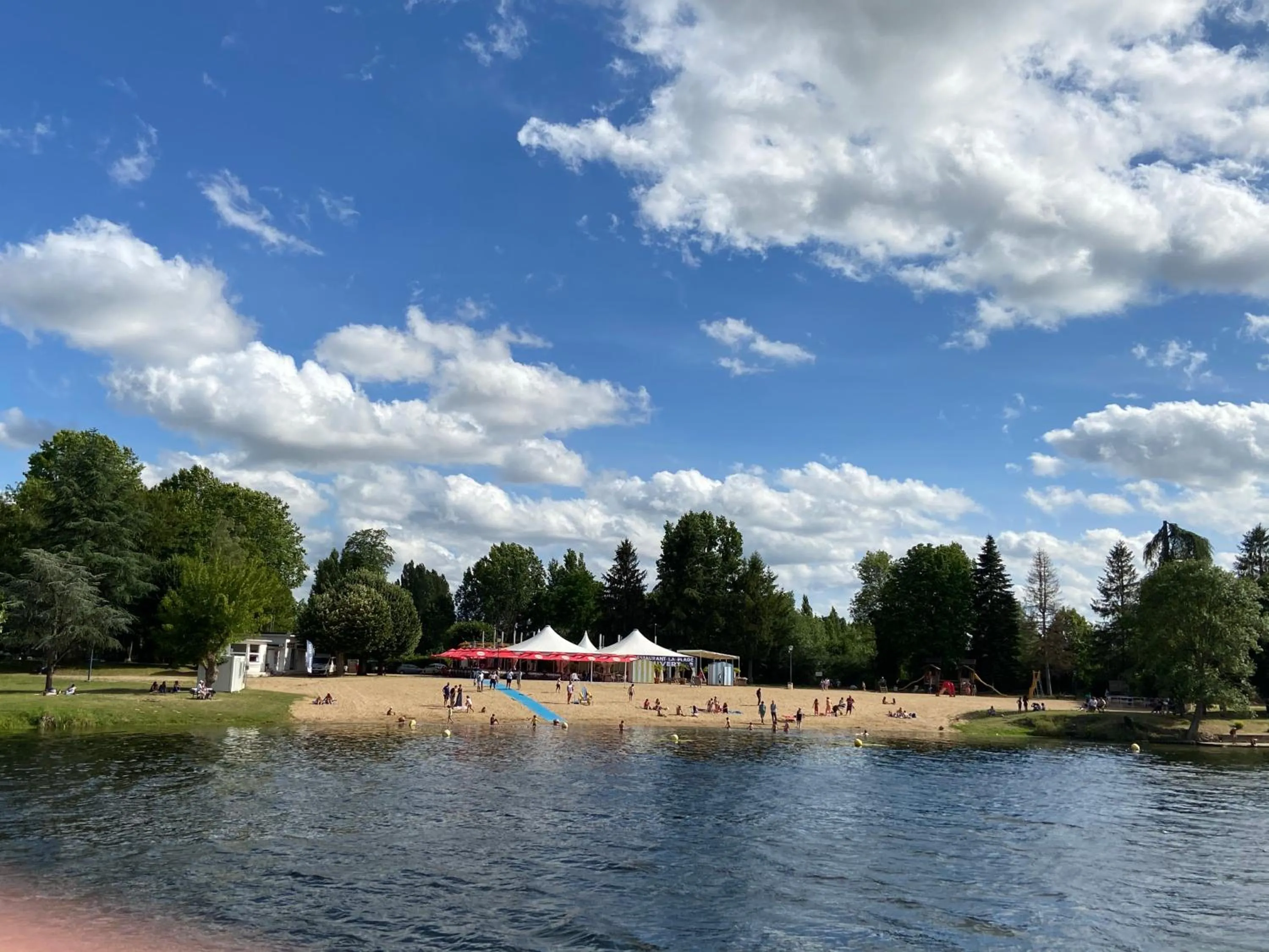 Beach in Les Rives du Cher - Chambres d'hôtes