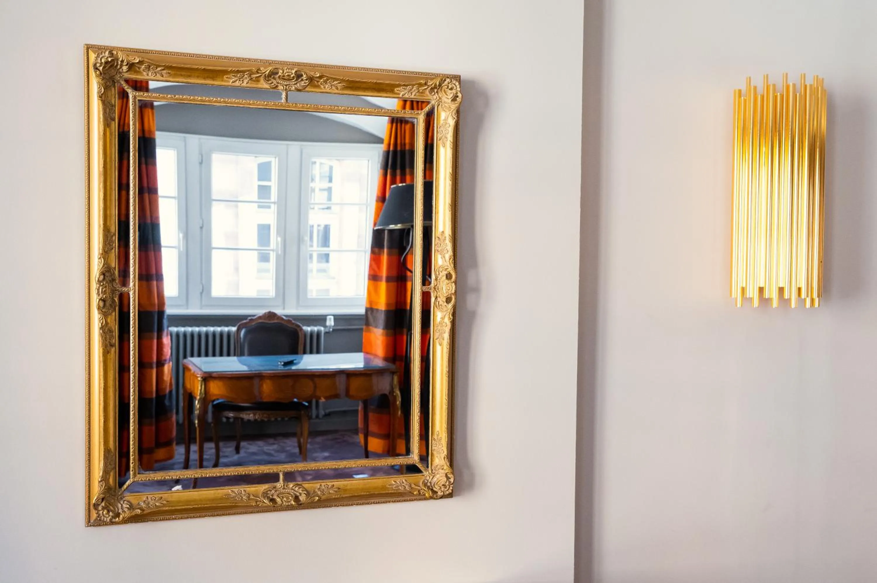 Photo of the whole room in Hotel Suisse