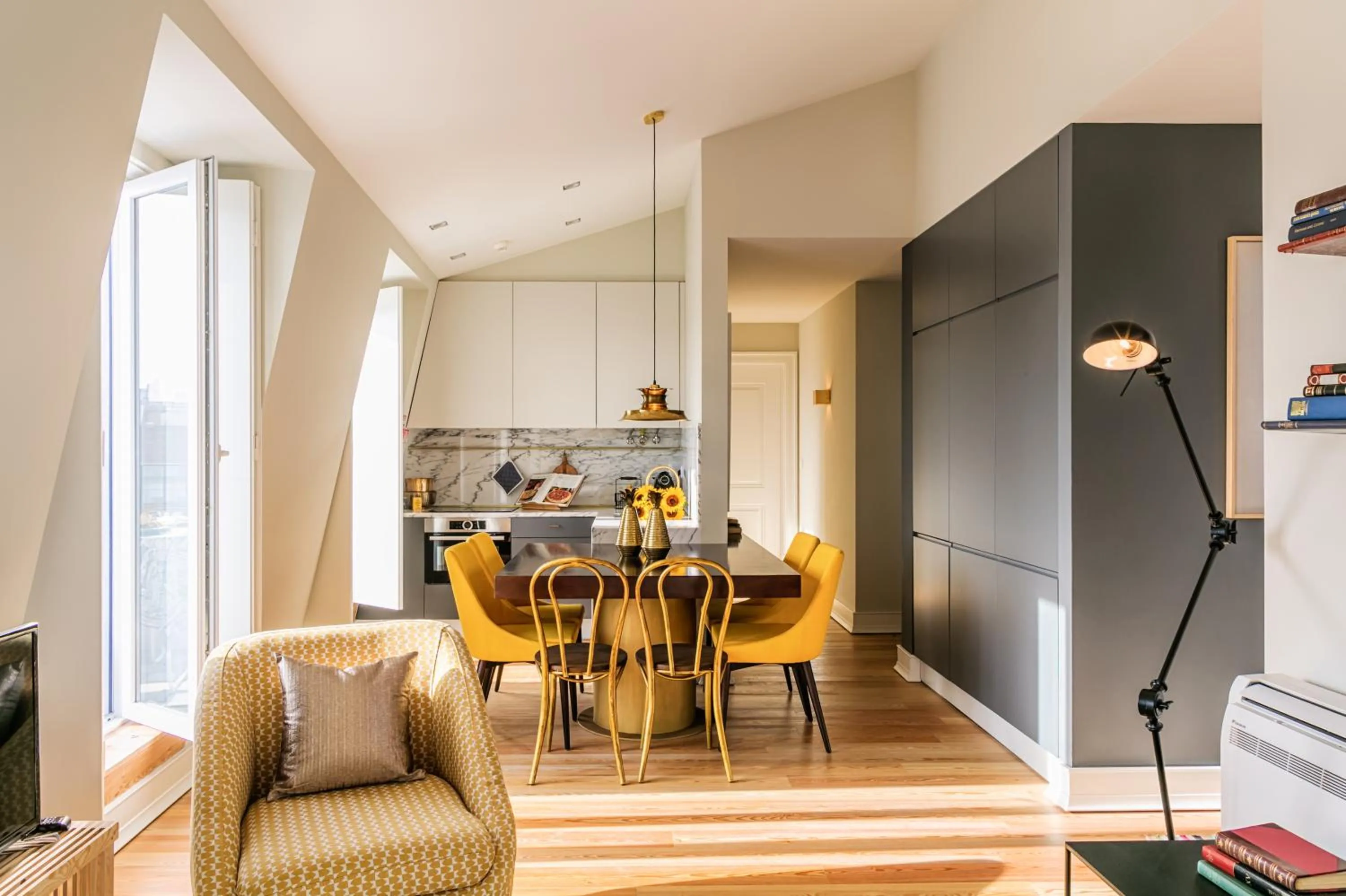 Dining area in Almaria - Ex Libris Apartments | Chiado