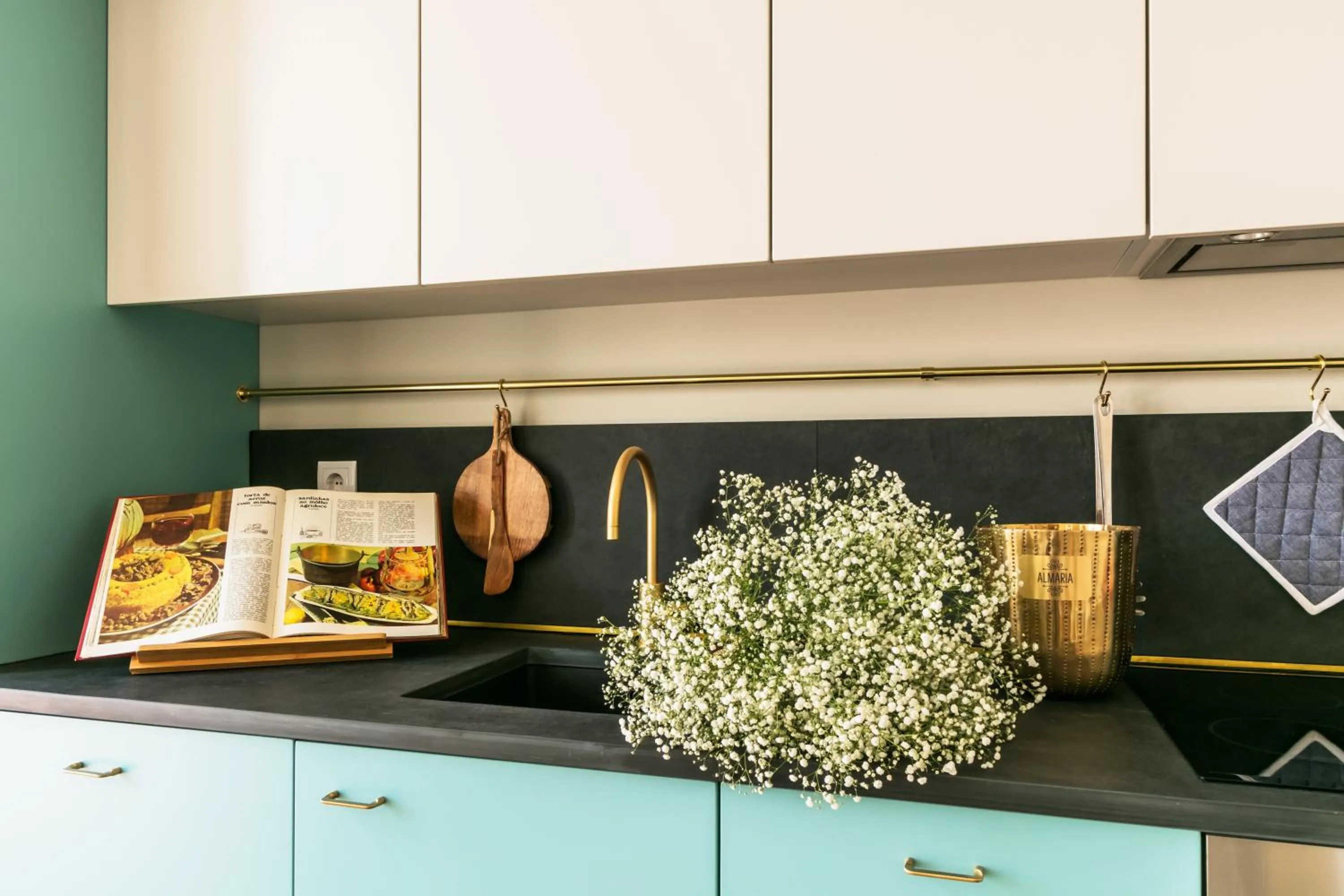 Kitchen or kitchenette in Almaria - Ex Libris Apartments | Chiado