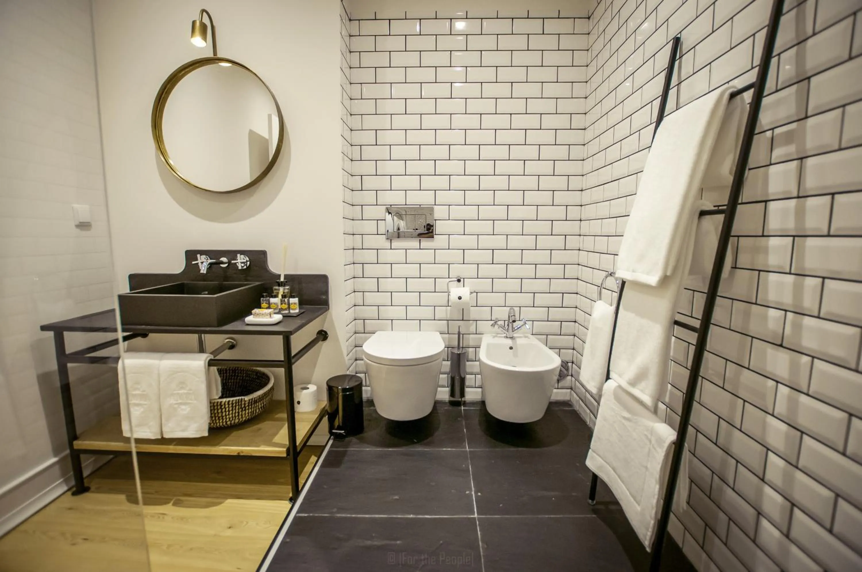 Bathroom in Almaria - Ex Libris Apartments | Chiado