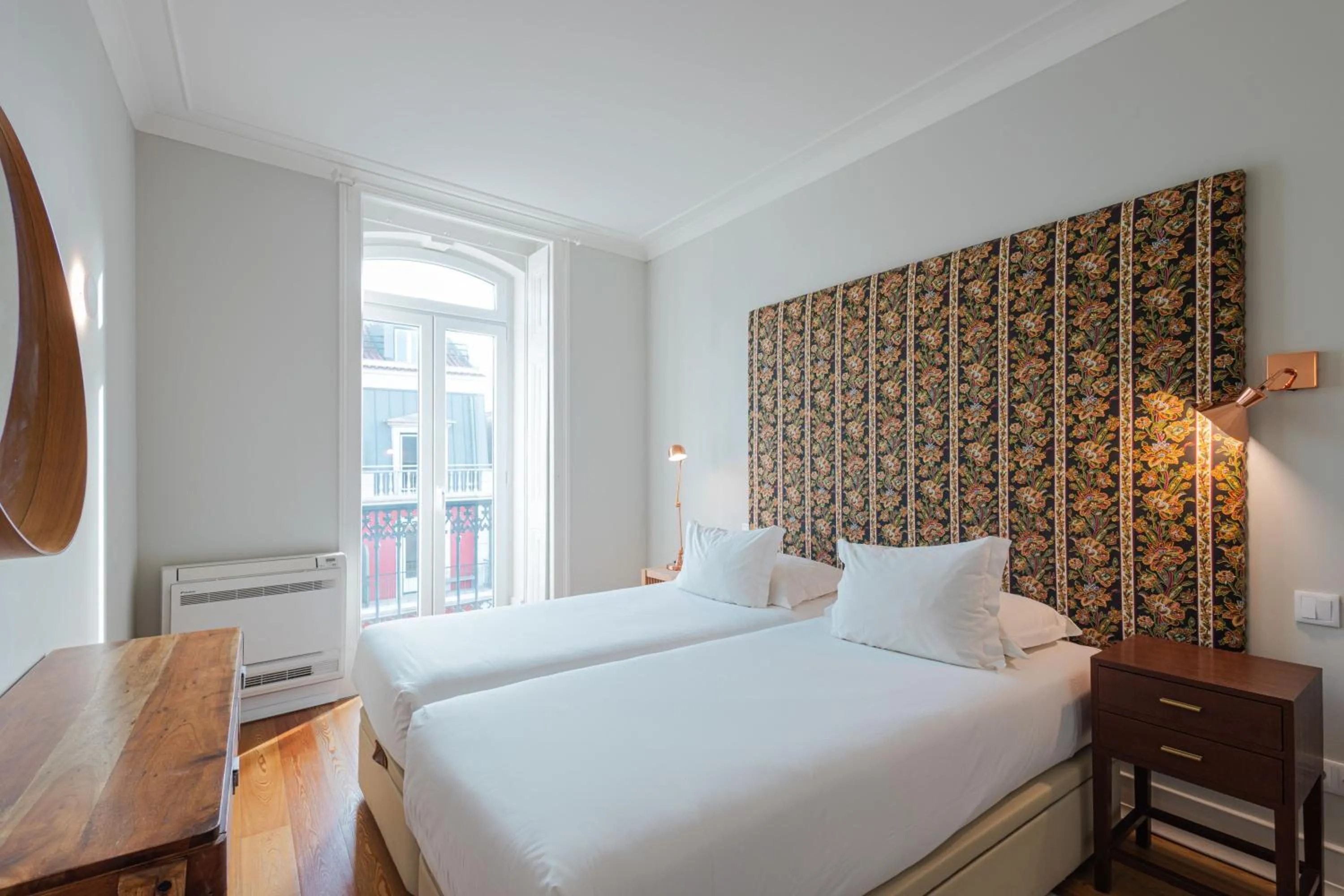 Bedroom, Bed in Almaria - Ex Libris Apartments | Chiado