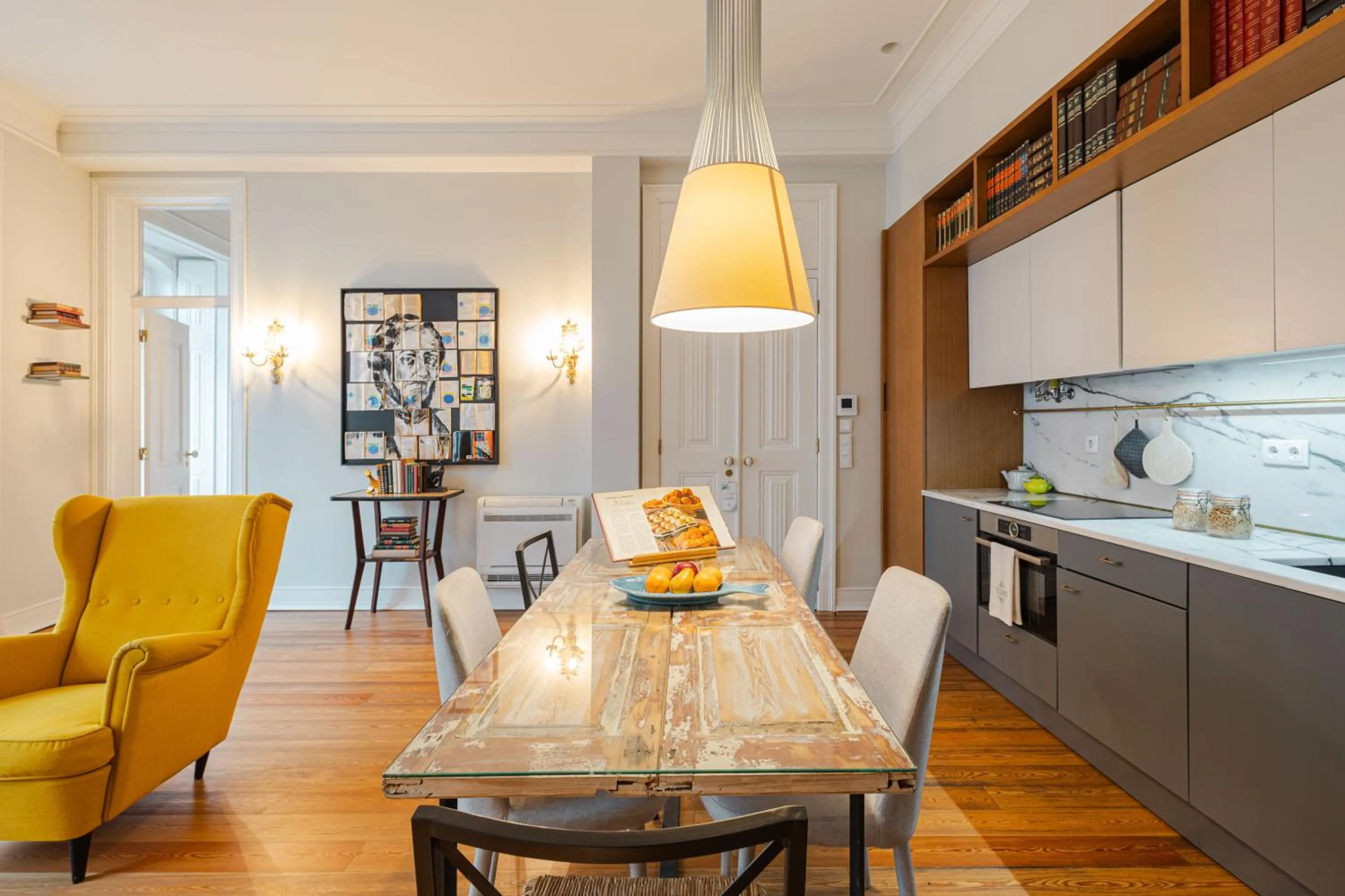 Dining area in Almaria - Ex Libris Apartments | Chiado