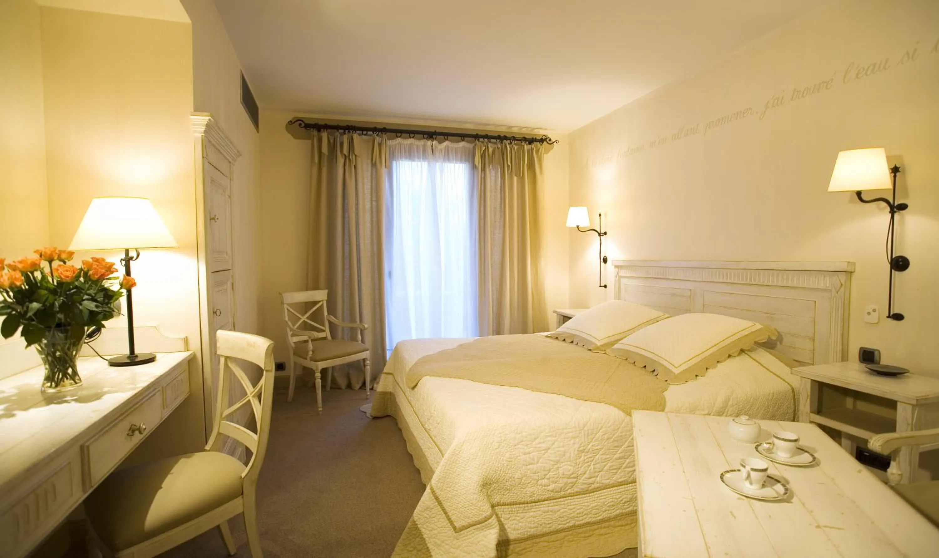 Photo of the whole room, Bed in Domaine de Clairefontaine - Teritoria