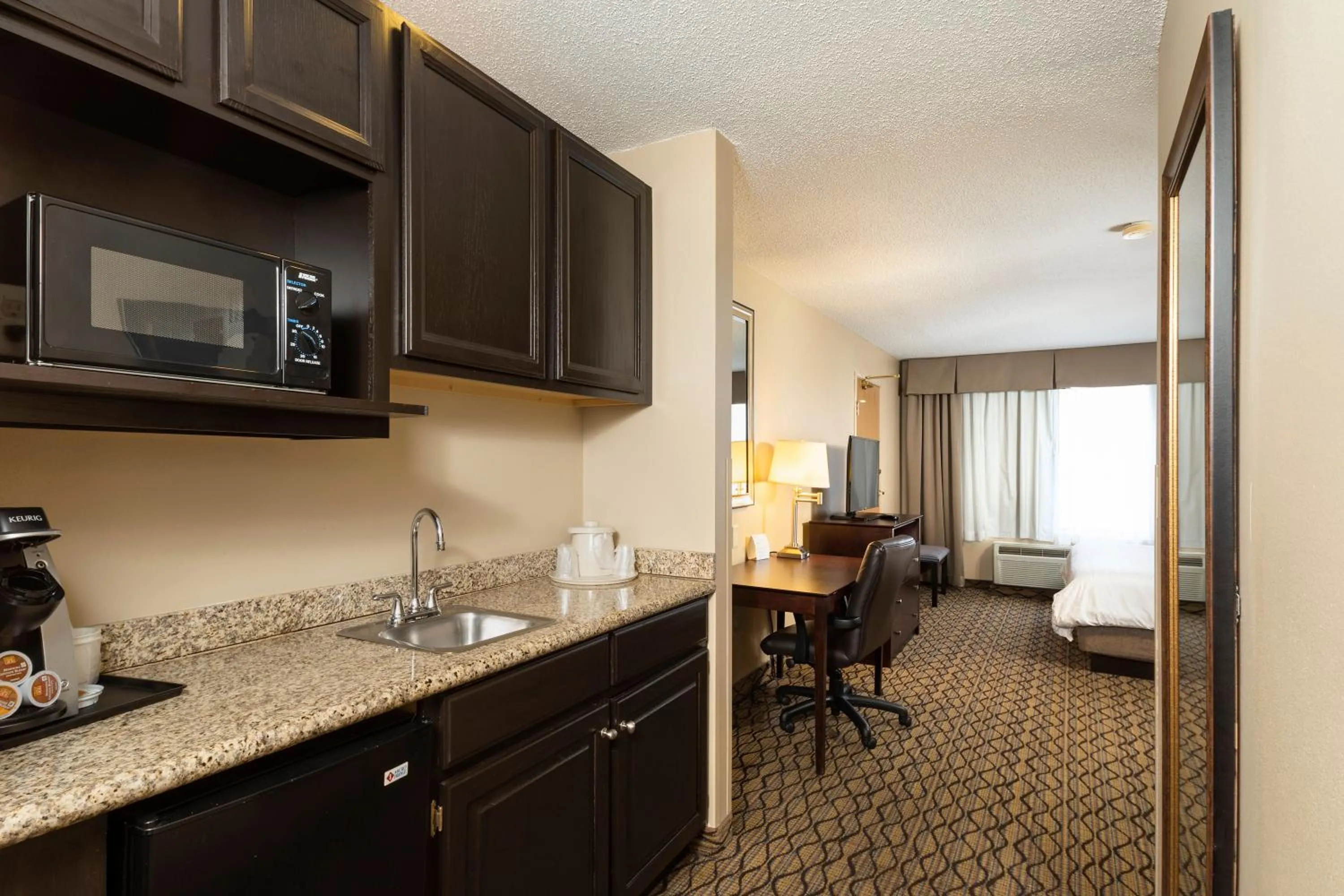Photo of the whole room in Holiday Inn Express Bloomington West by IHG