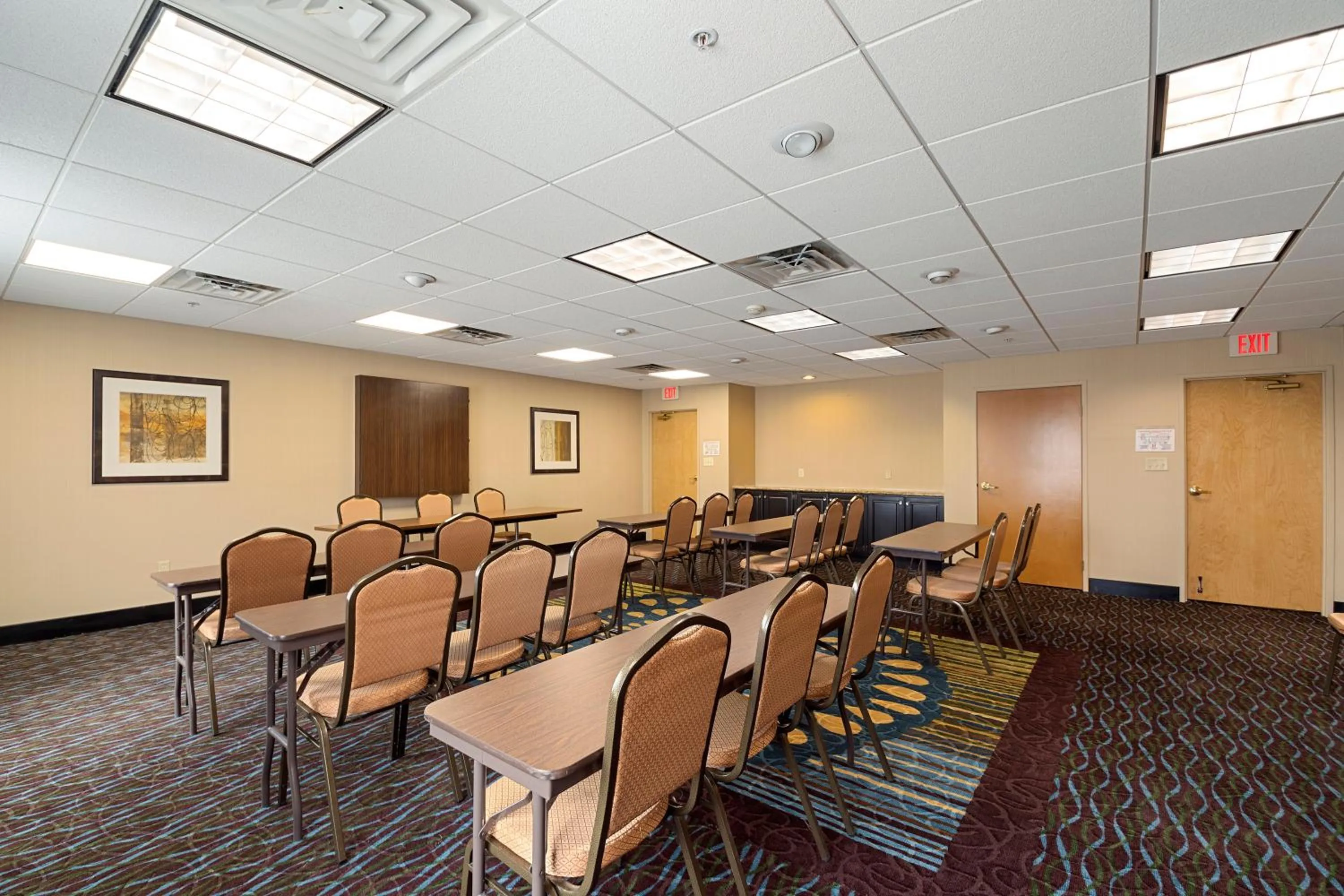 Meeting/conference room in Holiday Inn Express Bloomington West by IHG