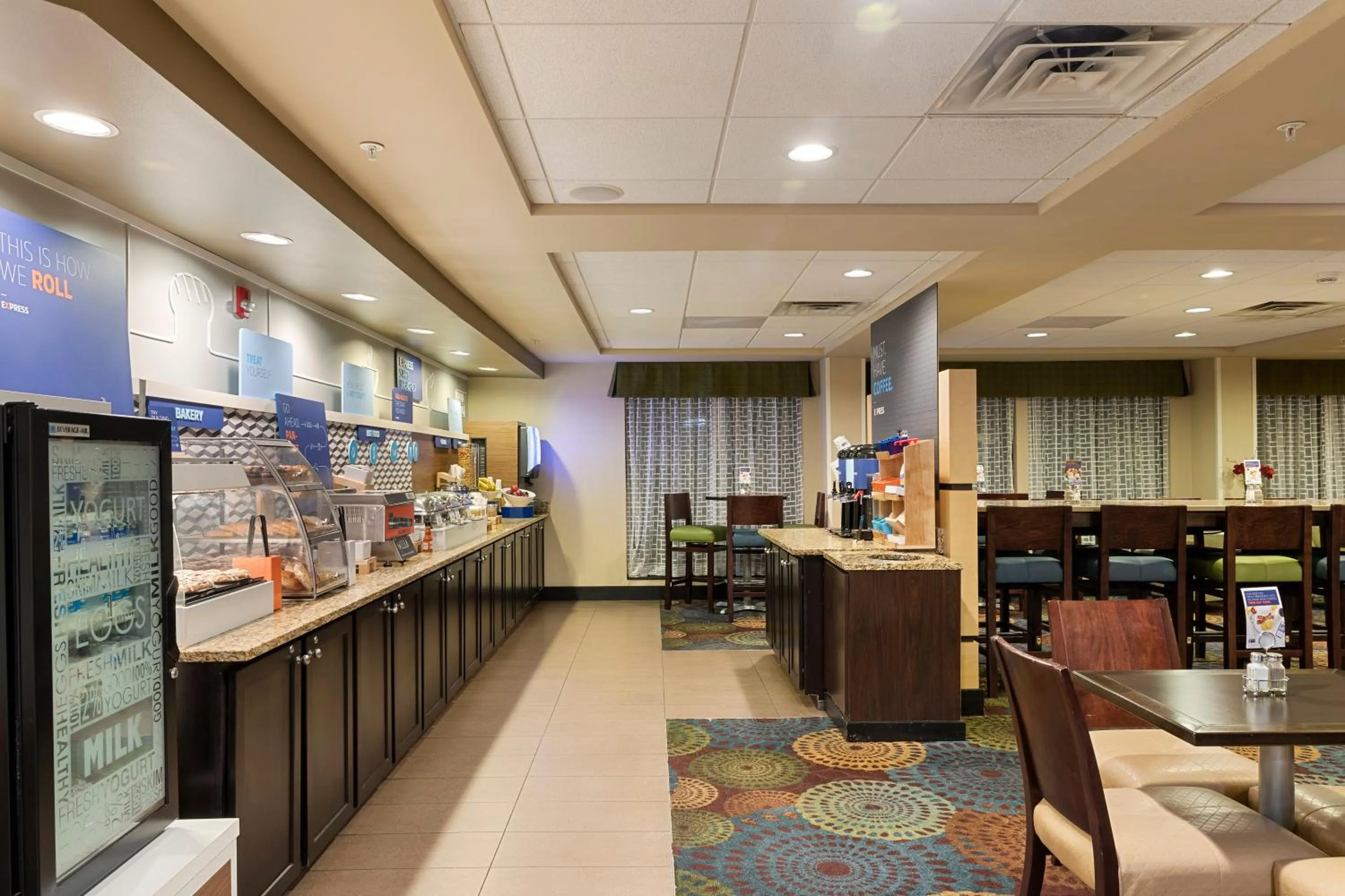 Breakfast in Holiday Inn Express Bloomington West by IHG