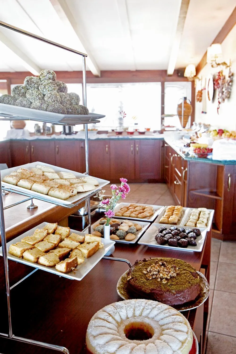 Restaurant/places to eat in Apart Hotel Hippodrome