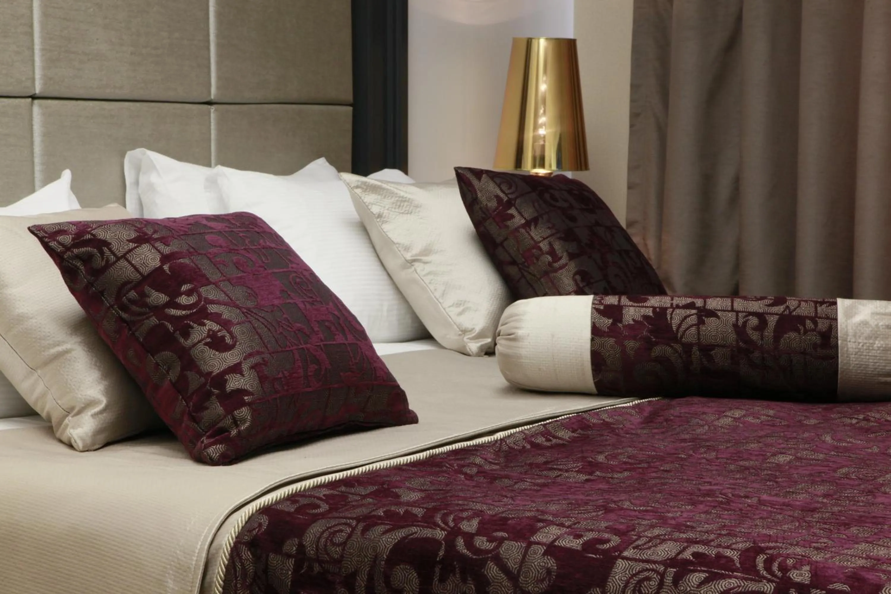 Shower in Mirilayon Hotel - Old Town