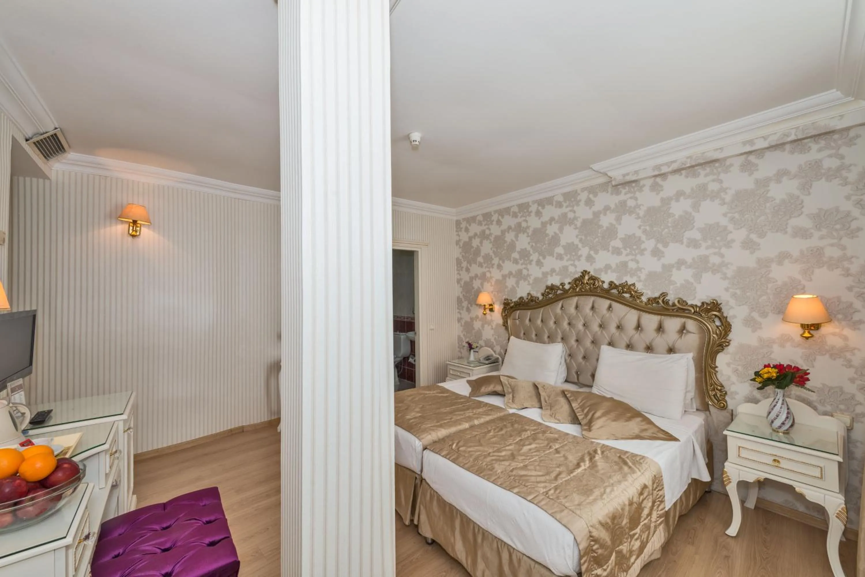 Bed in Santa Sophia Hotel - İstanbul