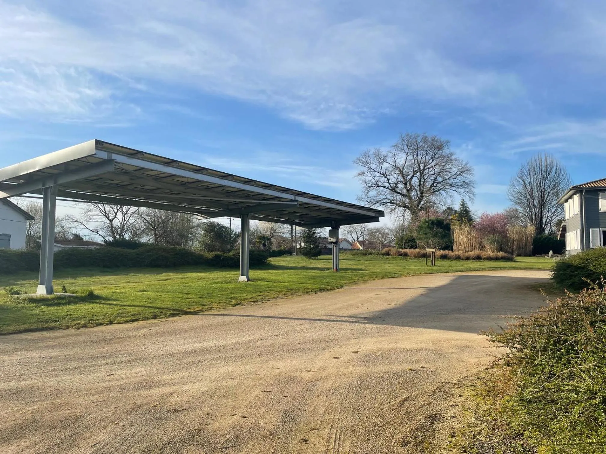 Parking in La Petite Couronne, Ecolodge & Lofts